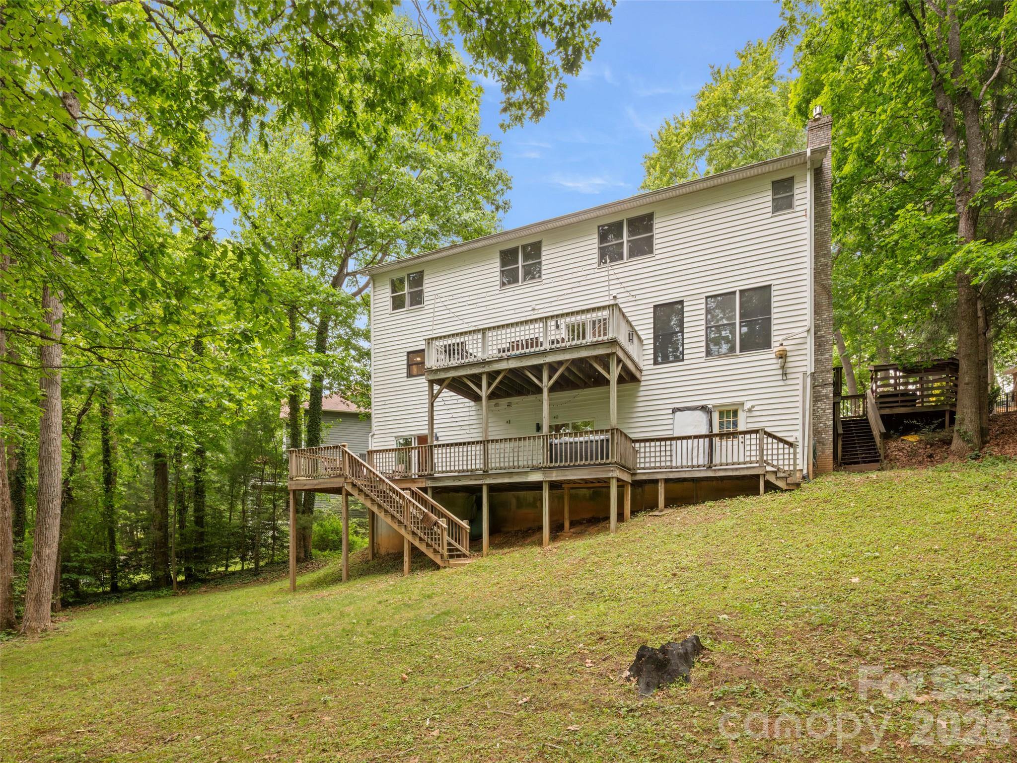 1130 New Castle Court Property Photo 33