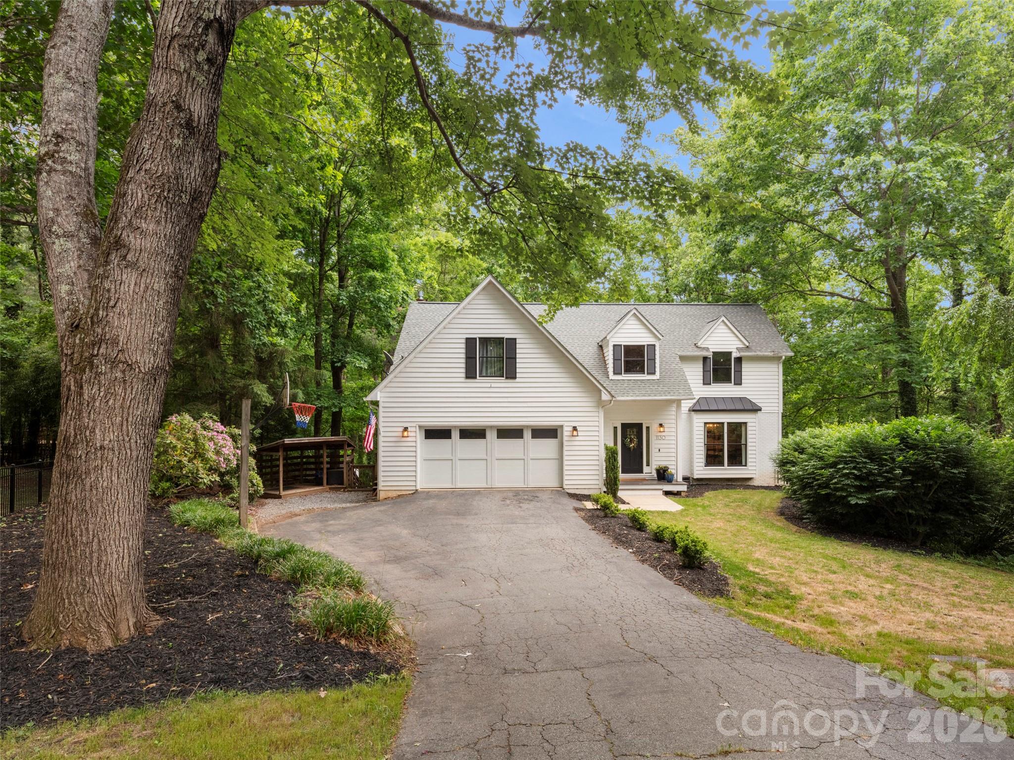 1130 New Castle Court Property Photo 34