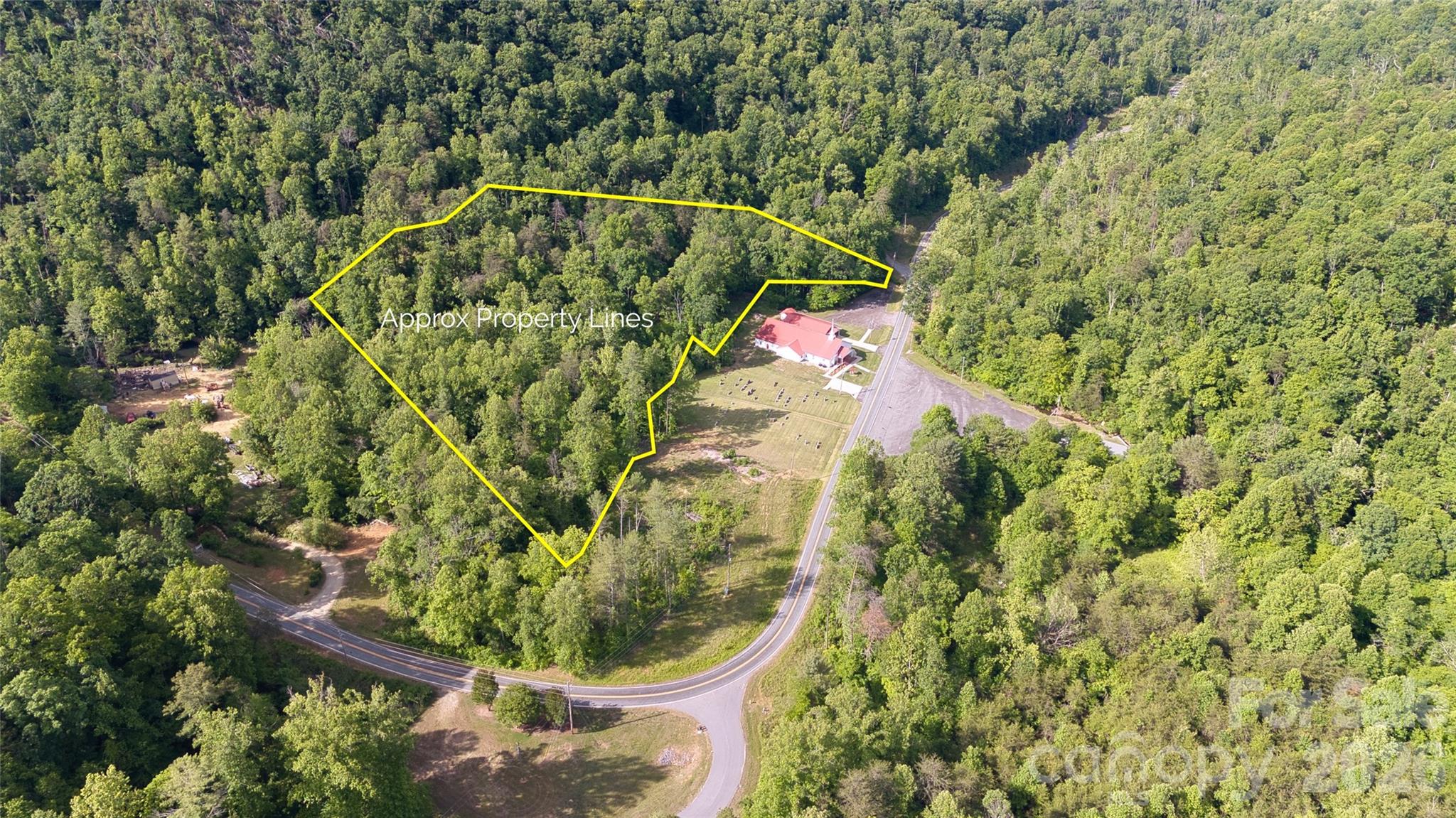 0 Hide Away Run Property Photo 4