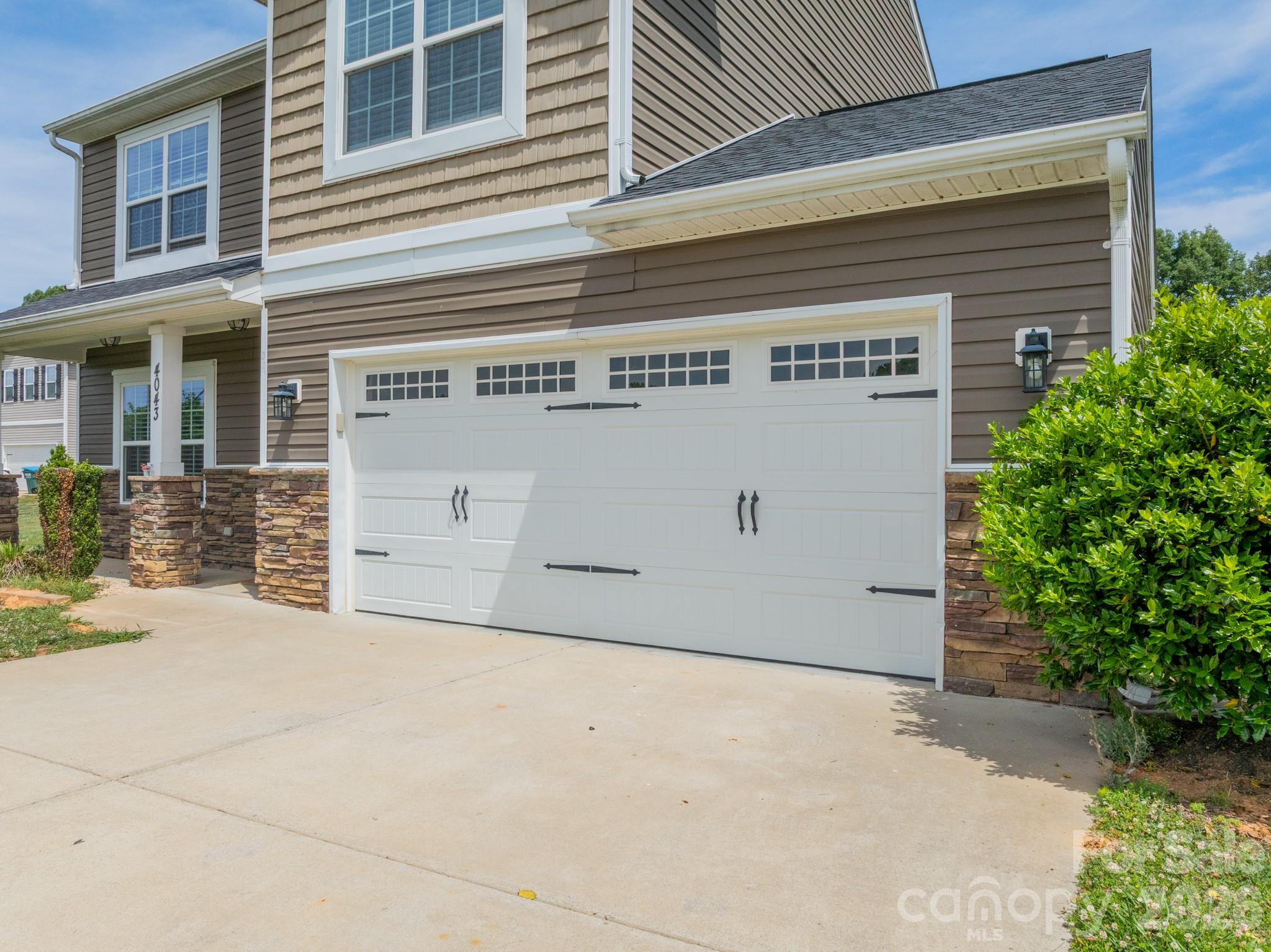 4043 Avis Way Property Photo 3