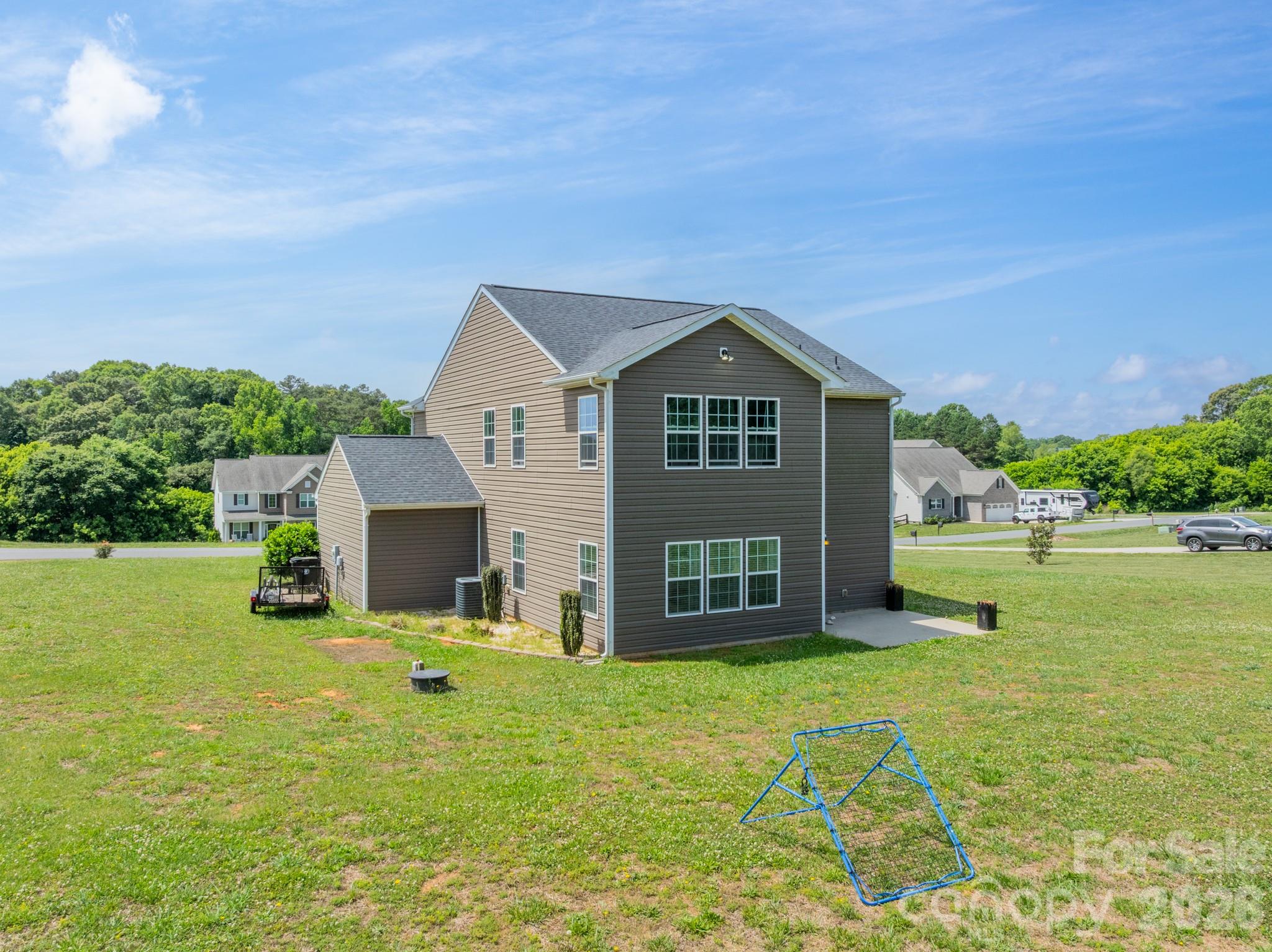 4043 Avis Way Property Photo 5