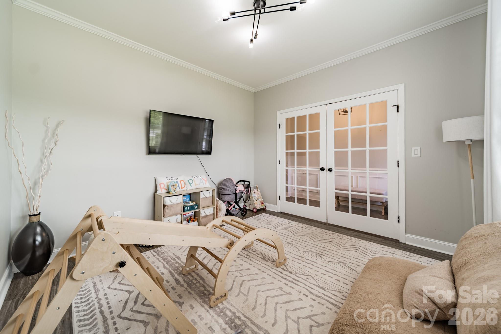 4043 Avis Way Property Photo 10