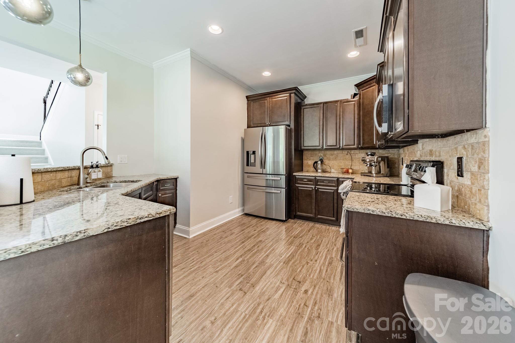 4043 Avis Way Property Photo 16