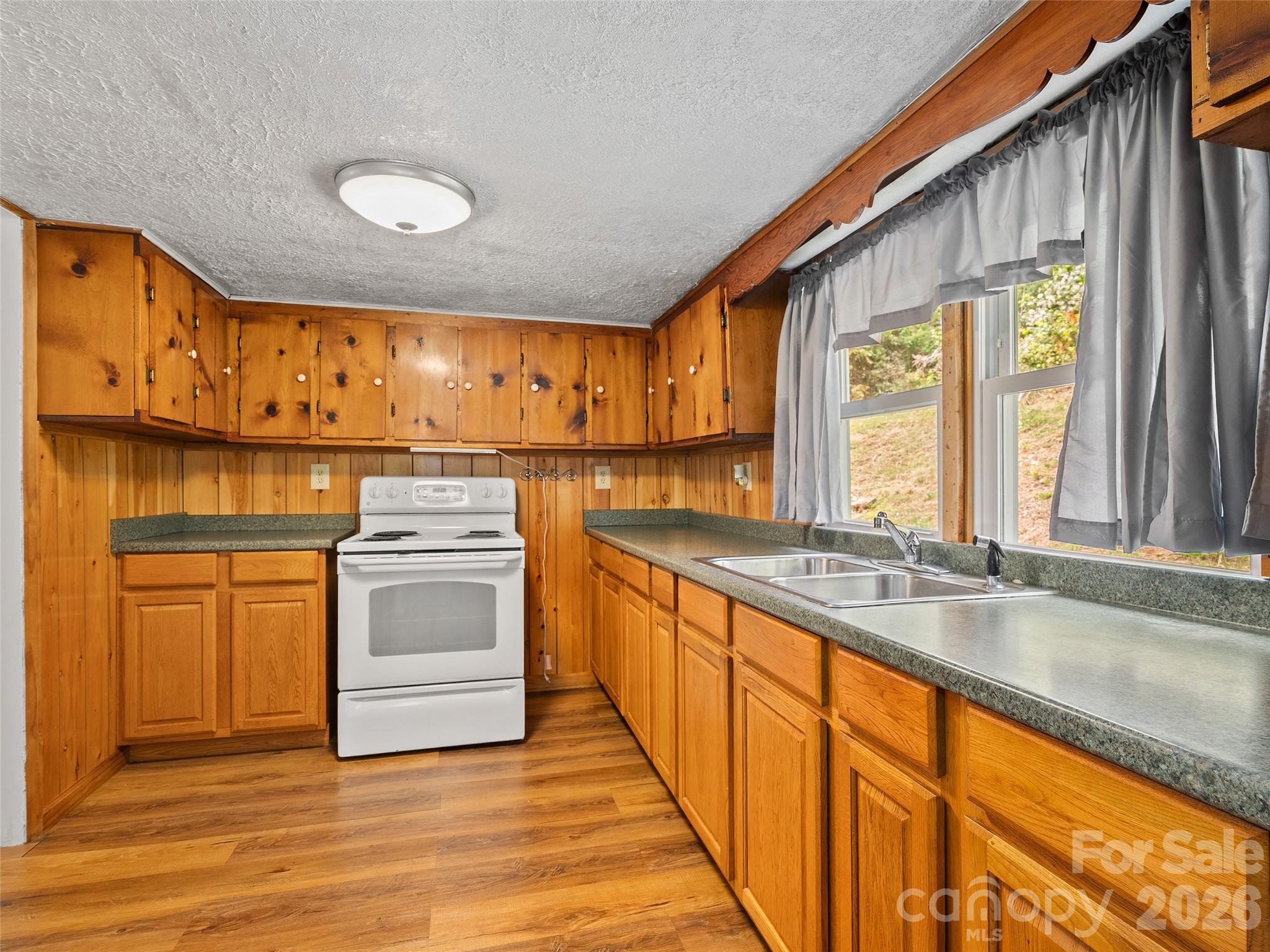 160 Cooper Street Property Photo 9