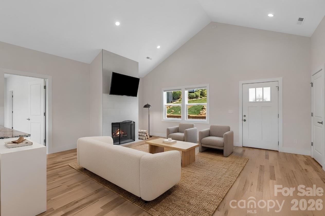 215 Oak Meadow Lane Property Photo 3