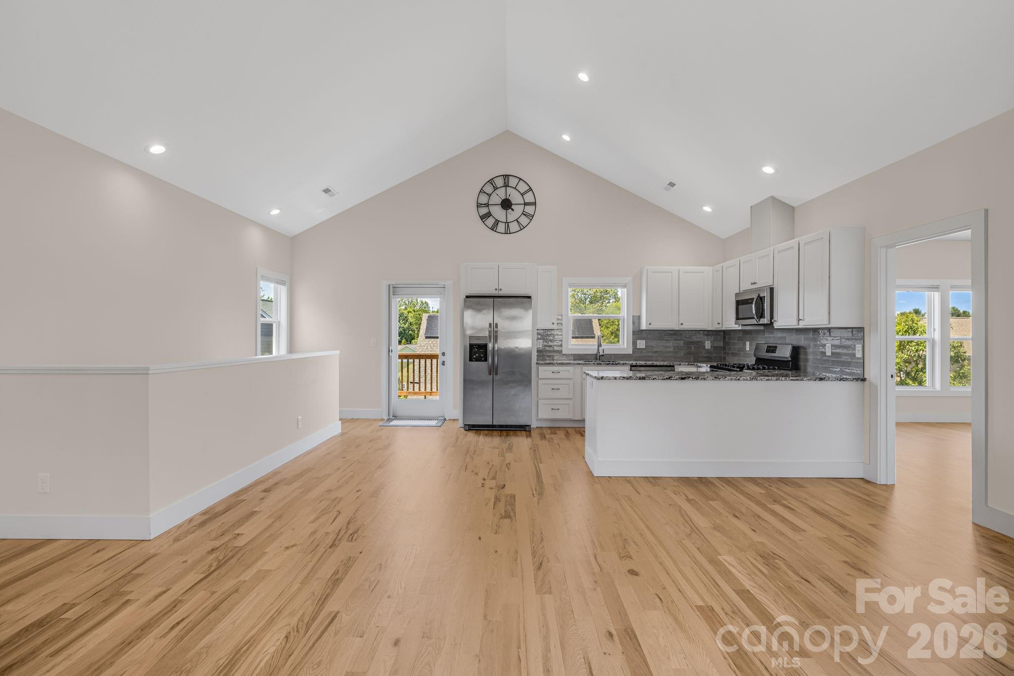 215 Oak Meadow Lane Property Photo 8