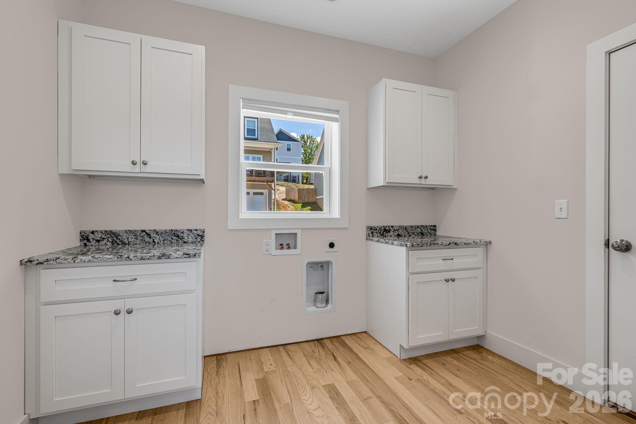 215 Oak Meadow Lane Property Photo 11