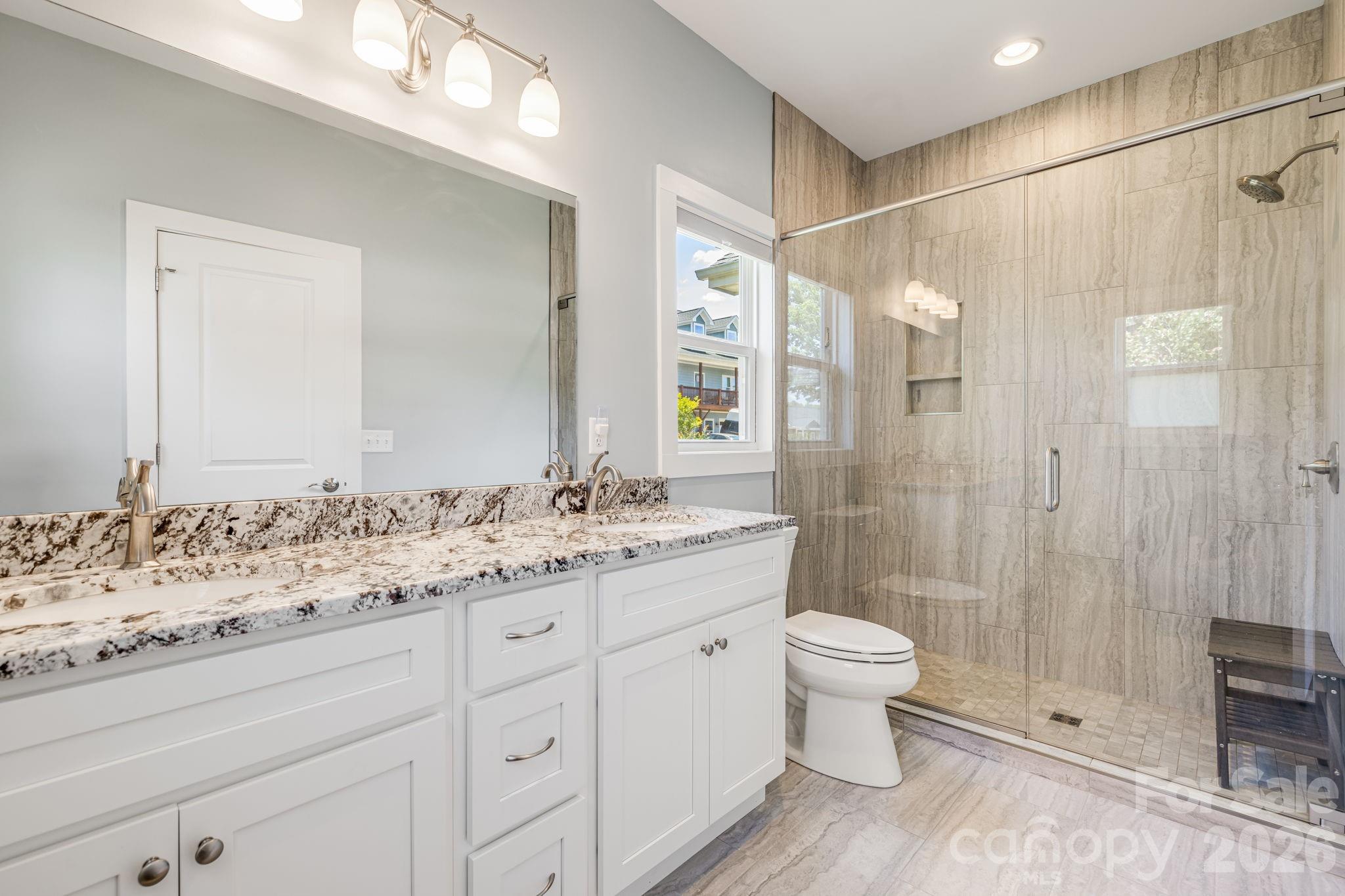 215 Oak Meadow Lane Property Photo 16