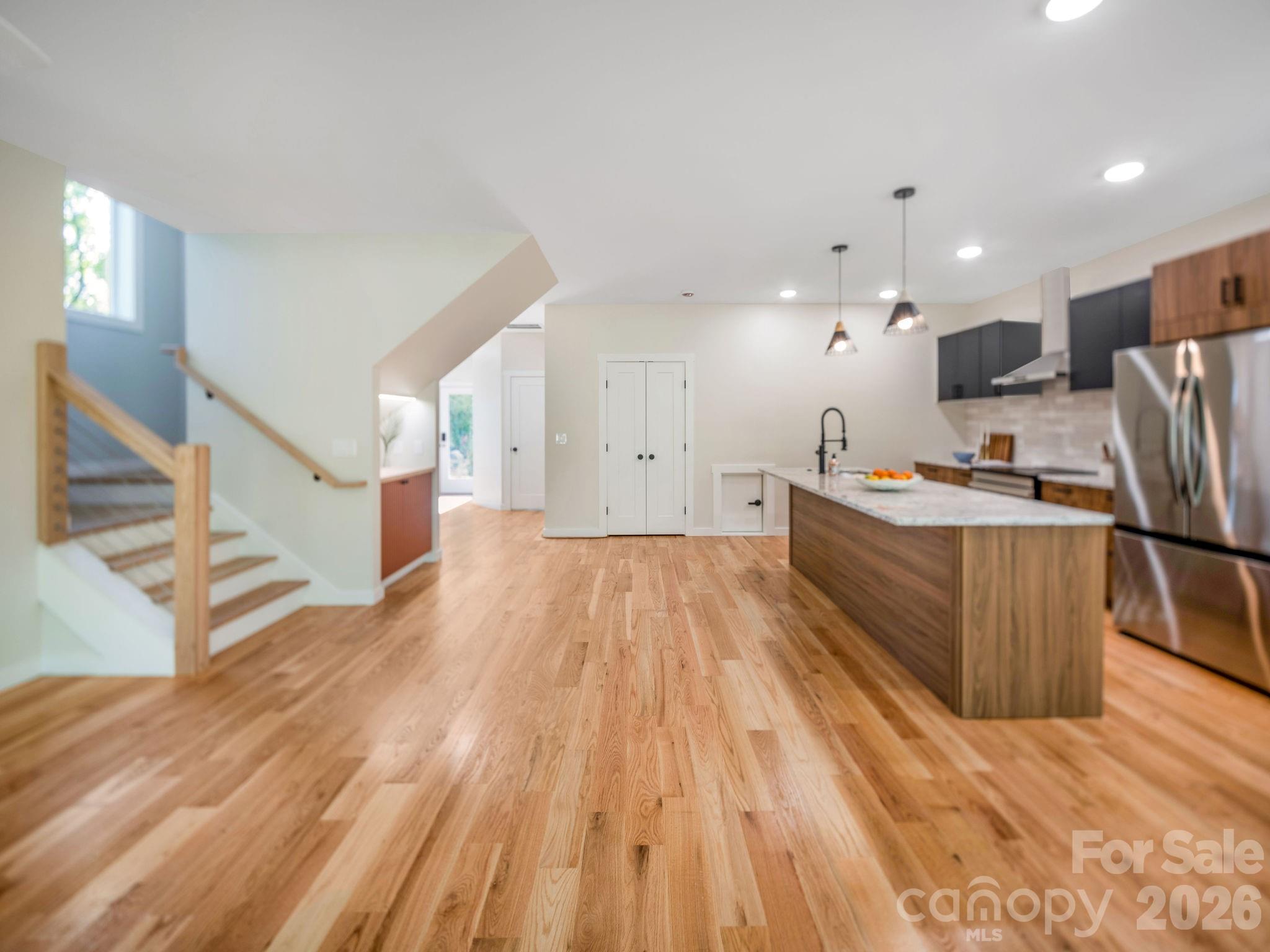 14 Da Vinci Court Property Photo 4