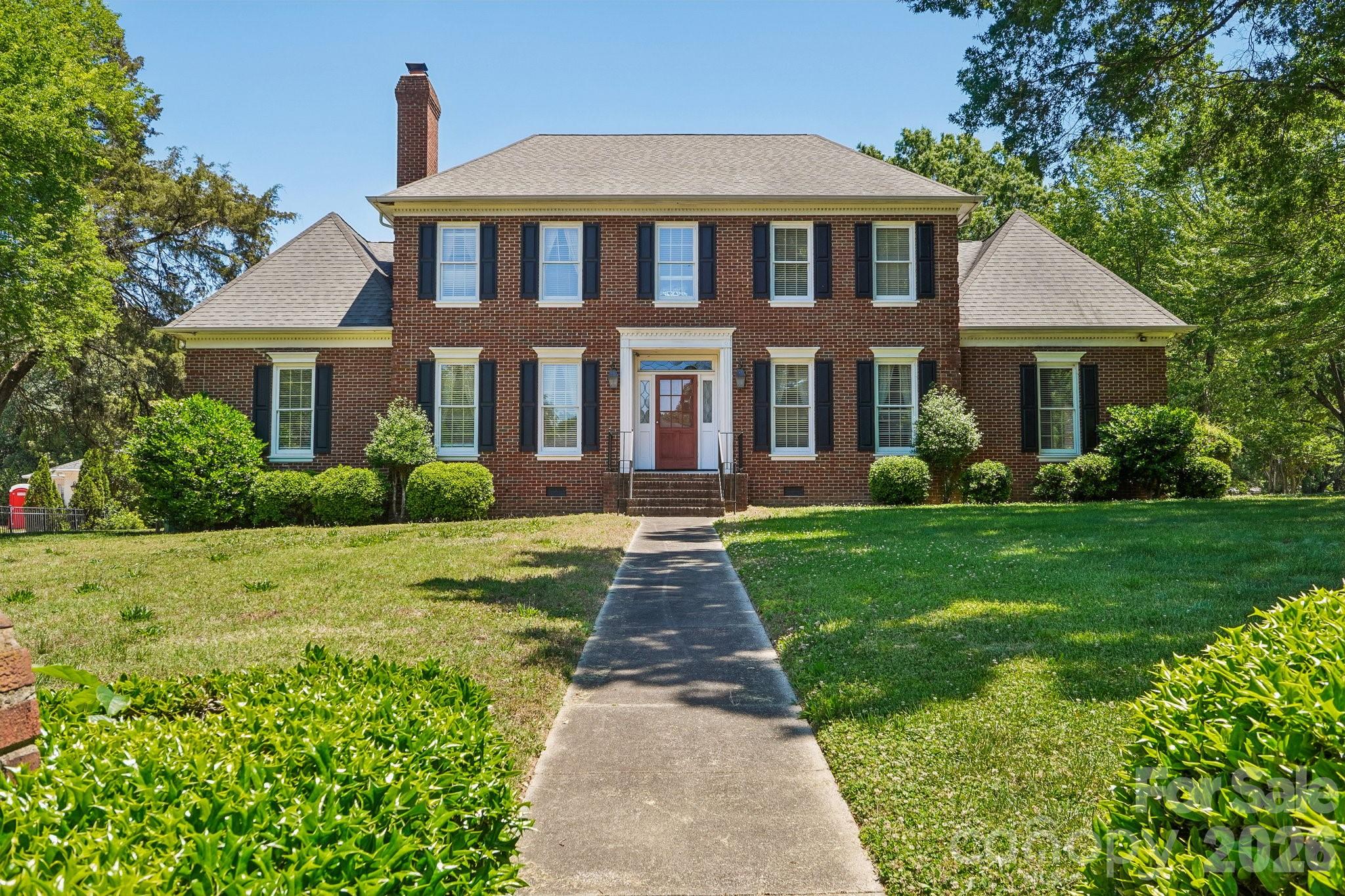 2231 Richardson Drive Property Photo 1