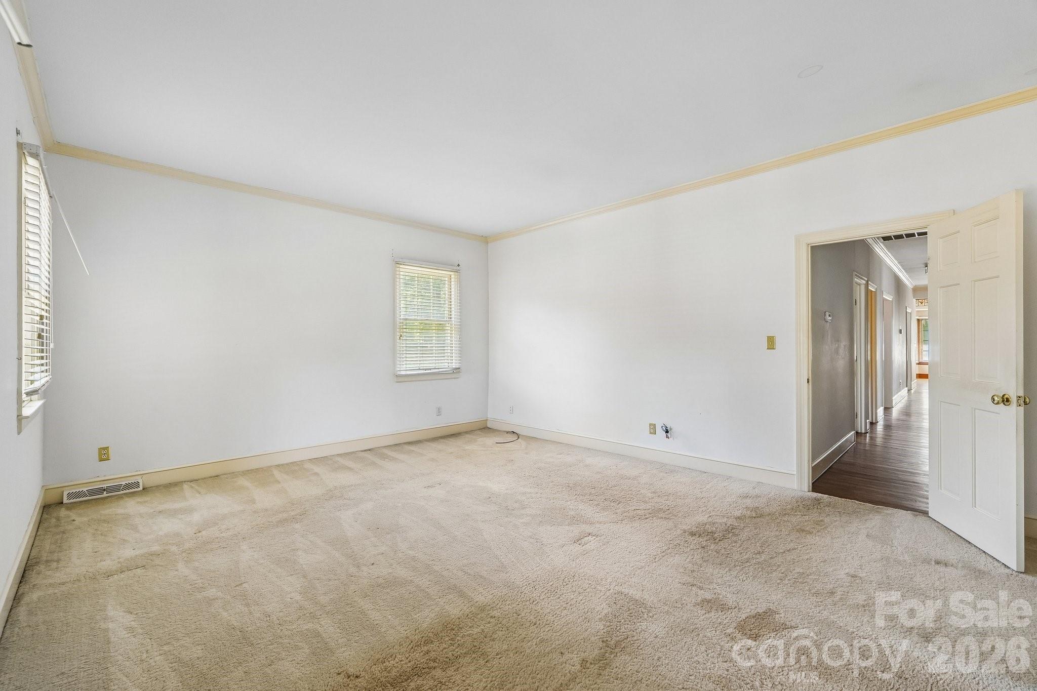 2231 Richardson Drive Property Photo 14