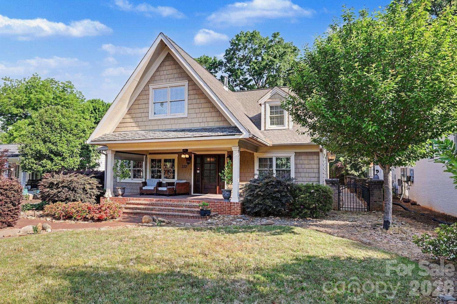 2215 Hassell Place Property Photo 2