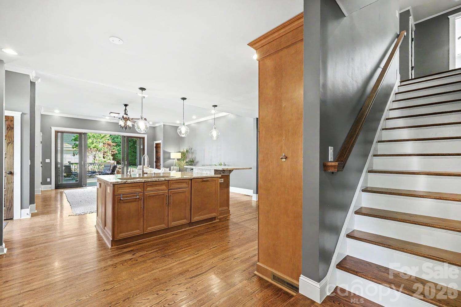 2215 Hassell Place Property Photo 17