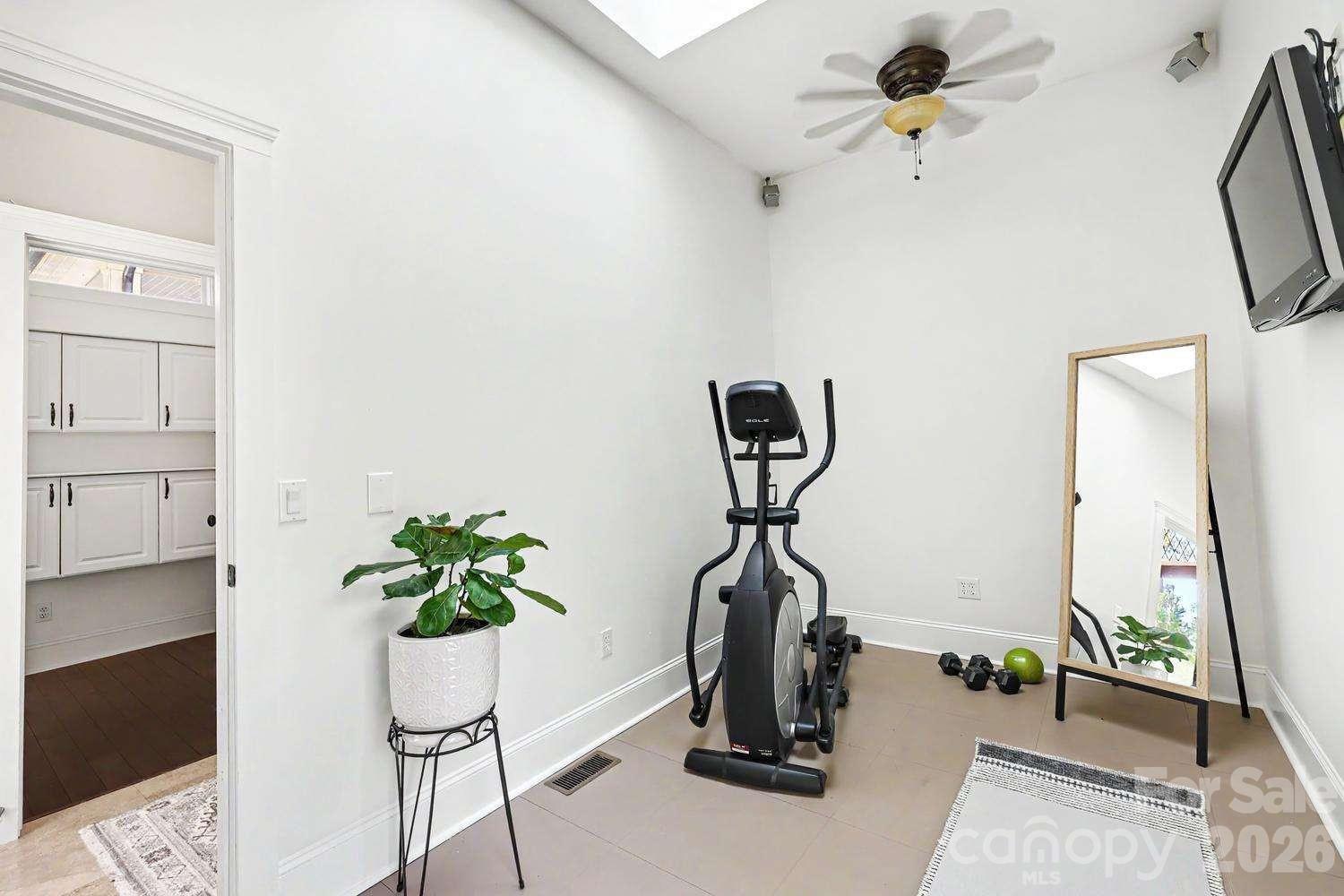 2215 Hassell Place Property Photo 28