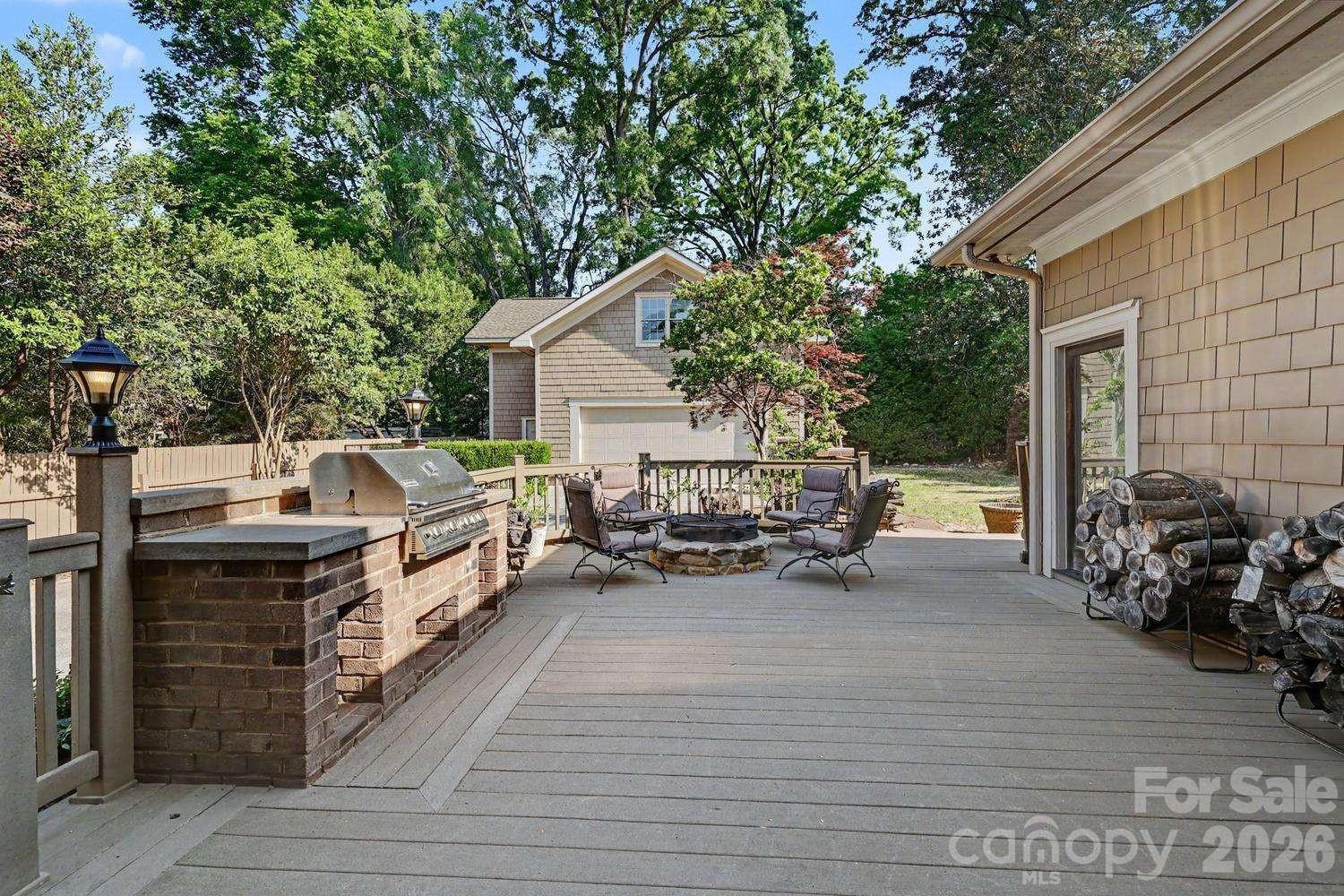 2215 Hassell Place Property Photo 39