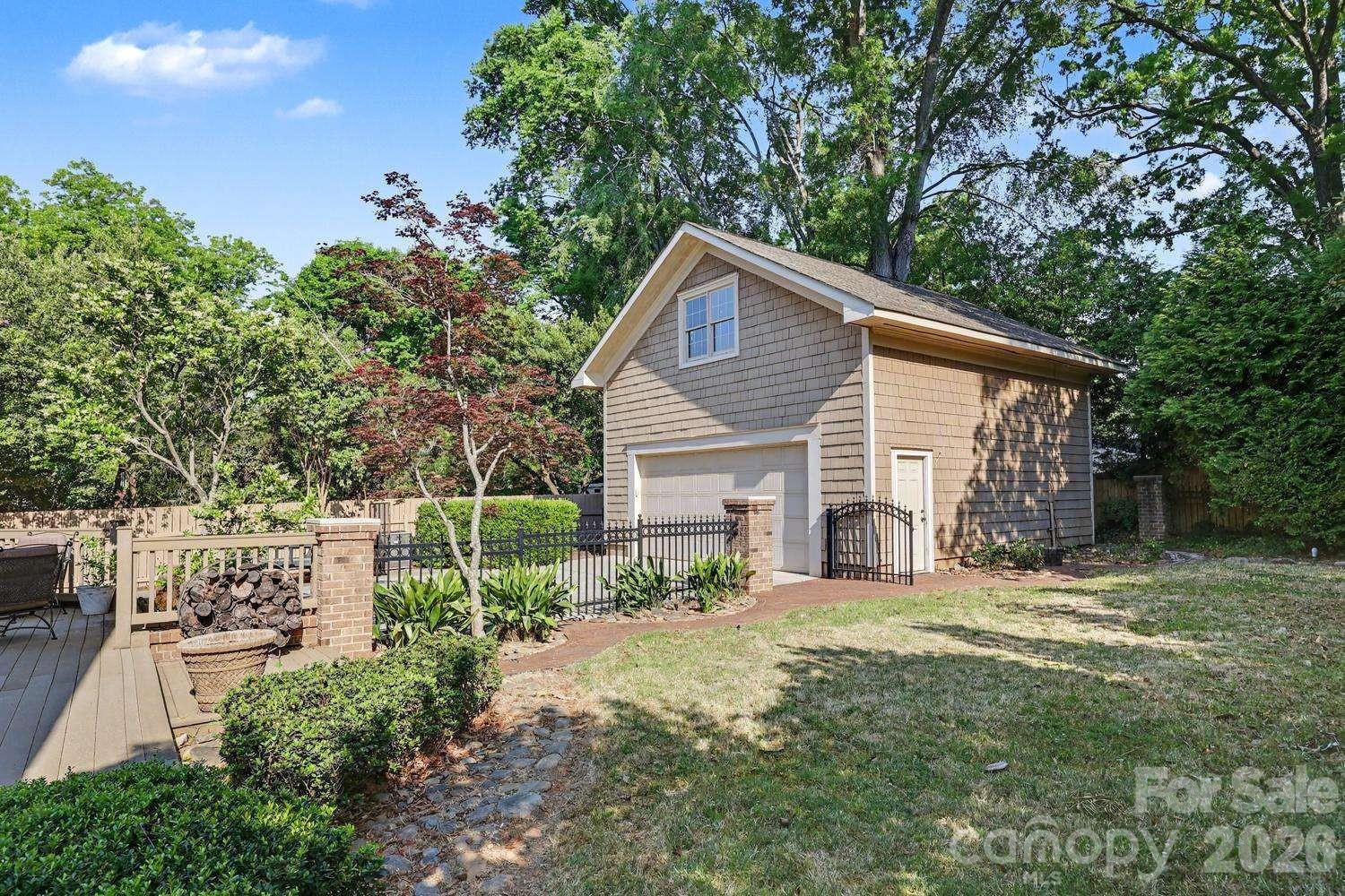 2215 Hassell Place Property Photo 40