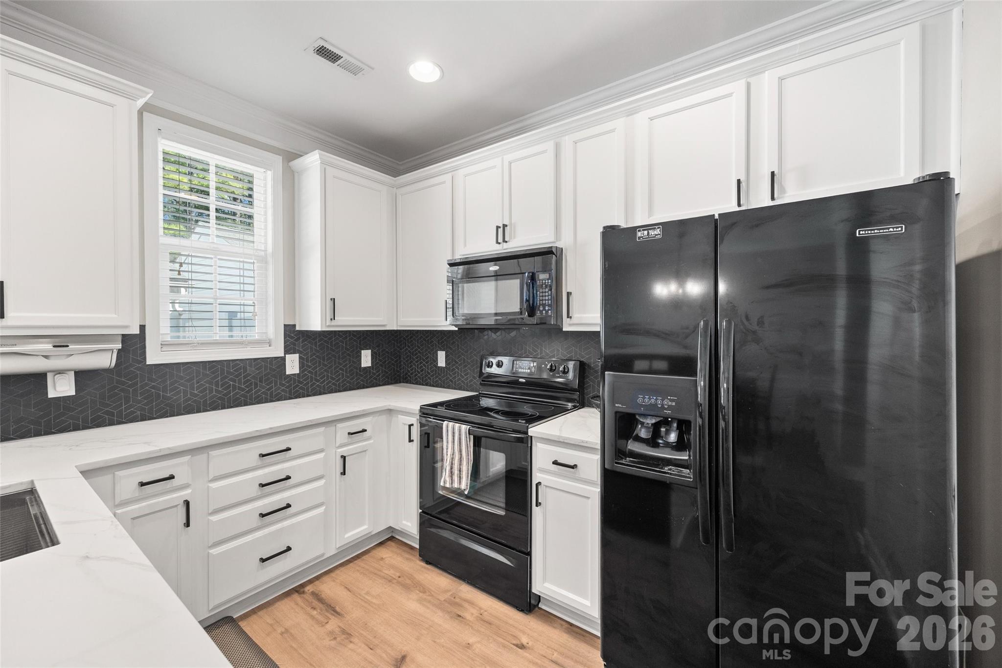 9821 Longstone Lane Property Photo 12