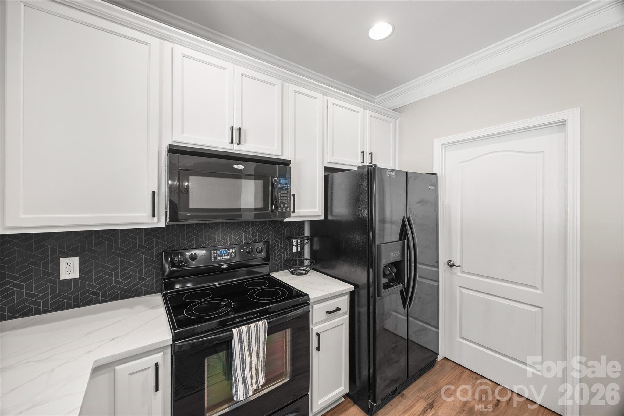 9821 Longstone Lane Property Photo 14