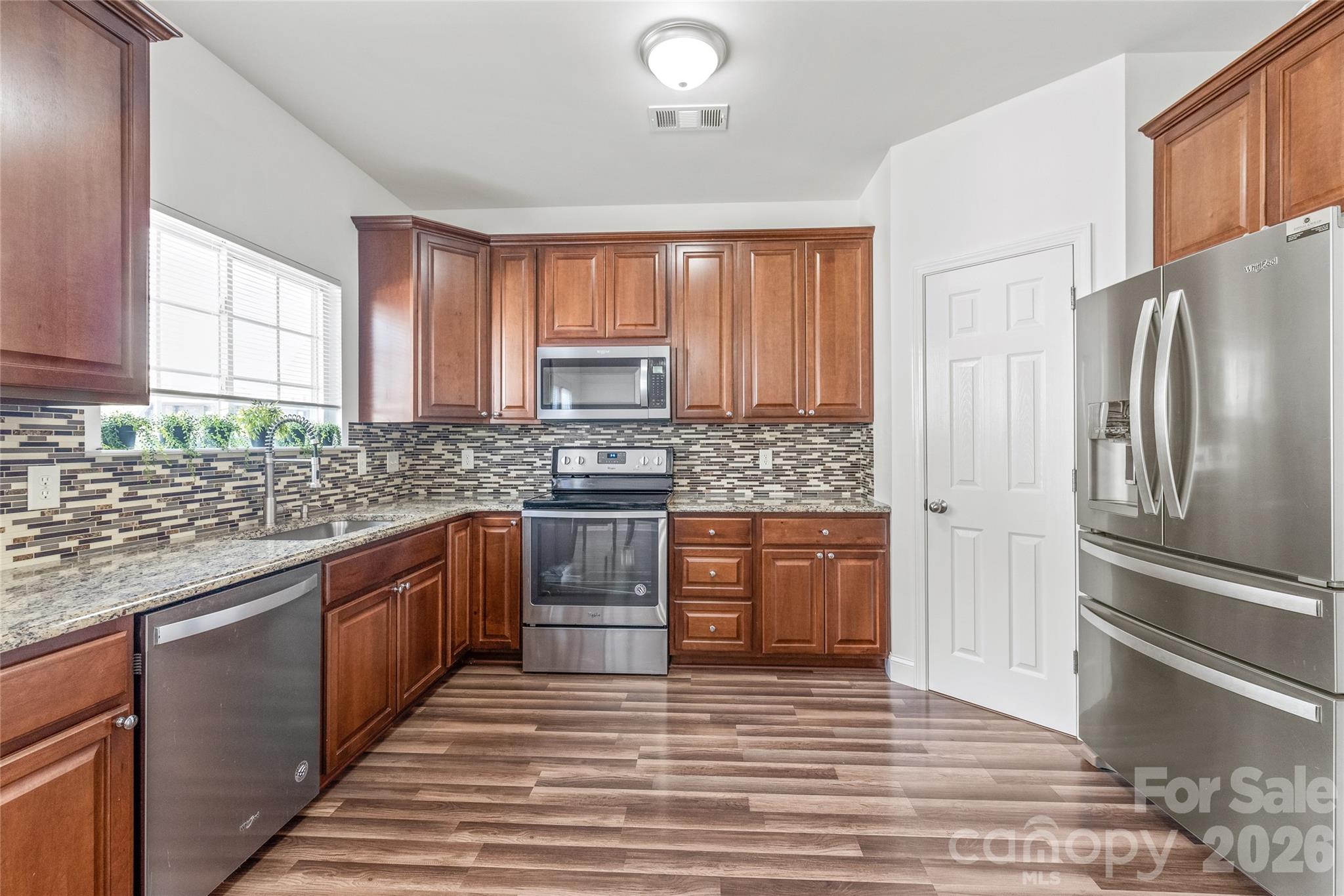 1707 Kashmir White Lane Property Photo 8