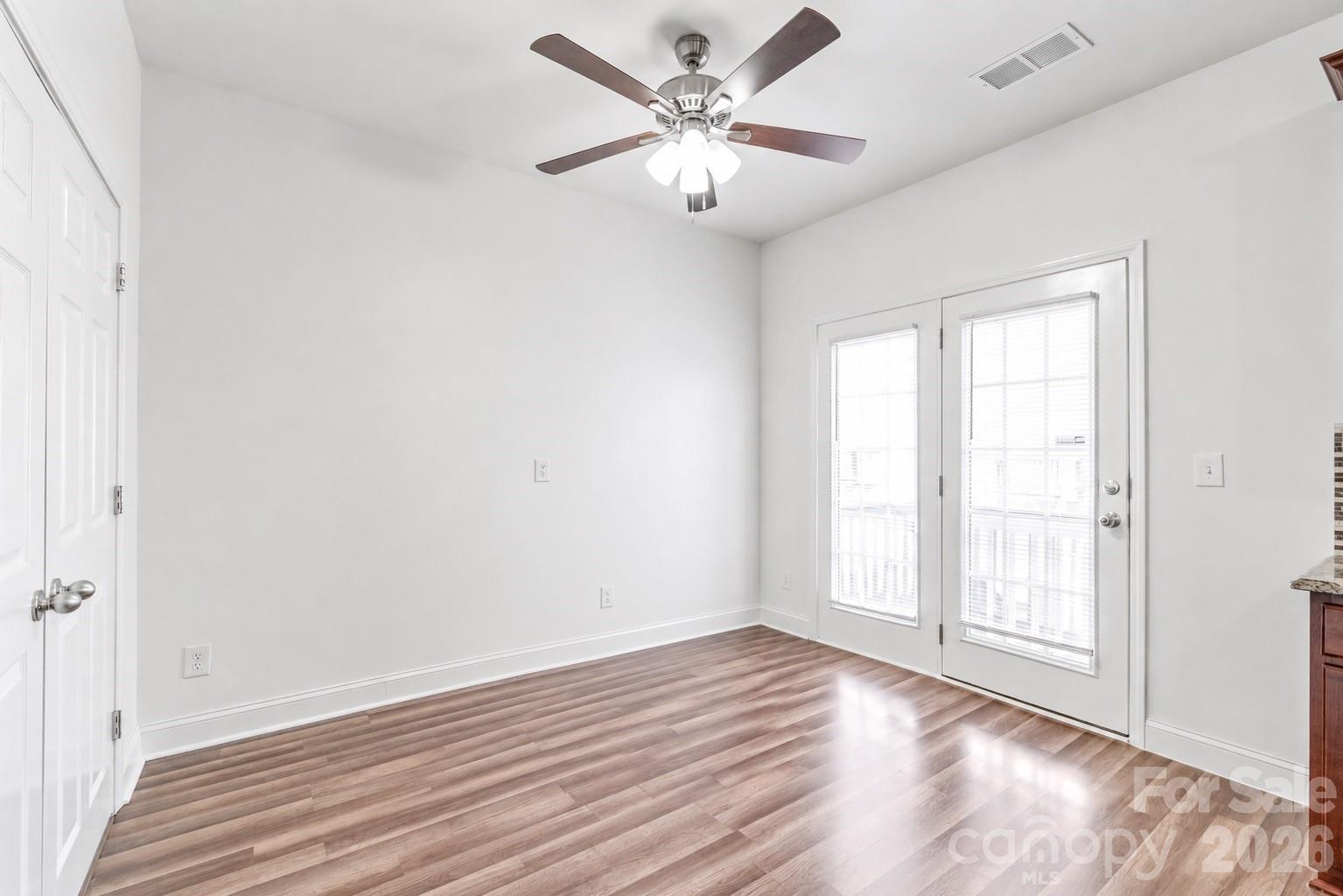 1707 Kashmir White Lane Property Photo 10