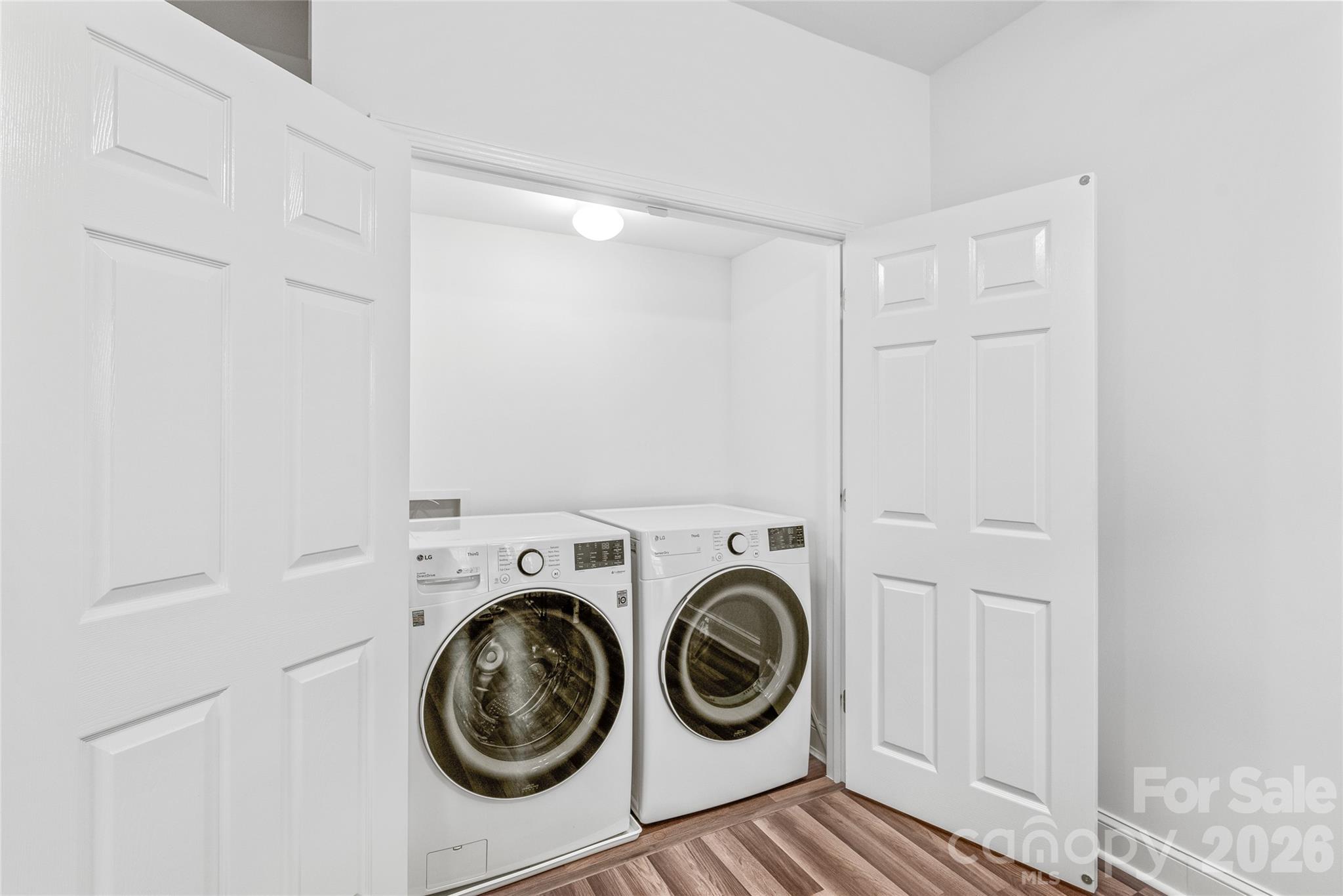 1707 Kashmir White Lane Property Photo 12