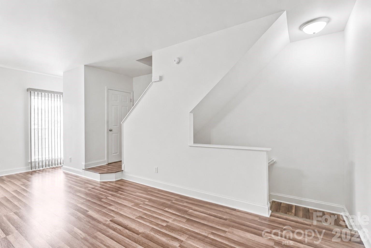 1707 Kashmir White Lane Property Photo 16