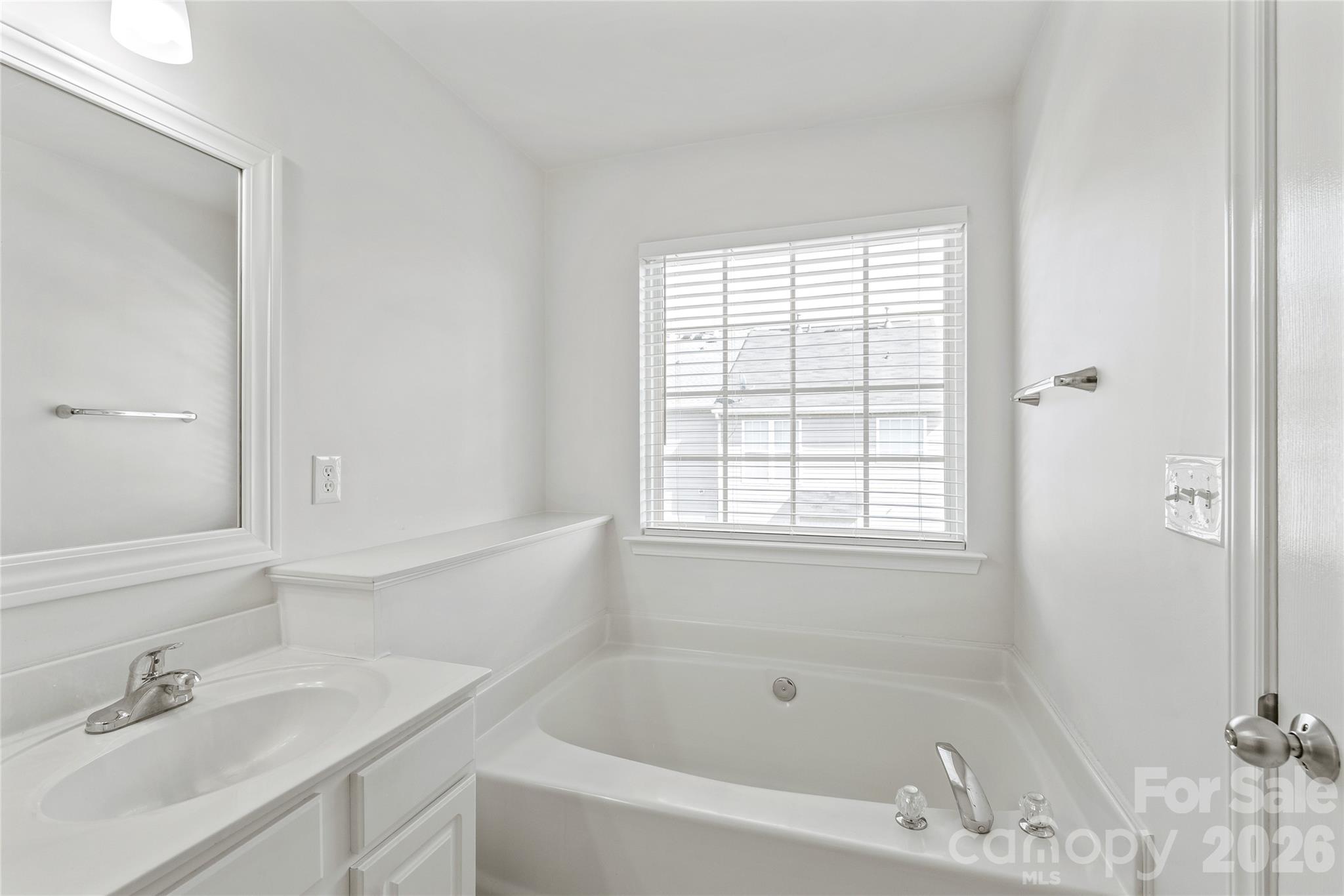 1707 Kashmir White Lane Property Photo 25