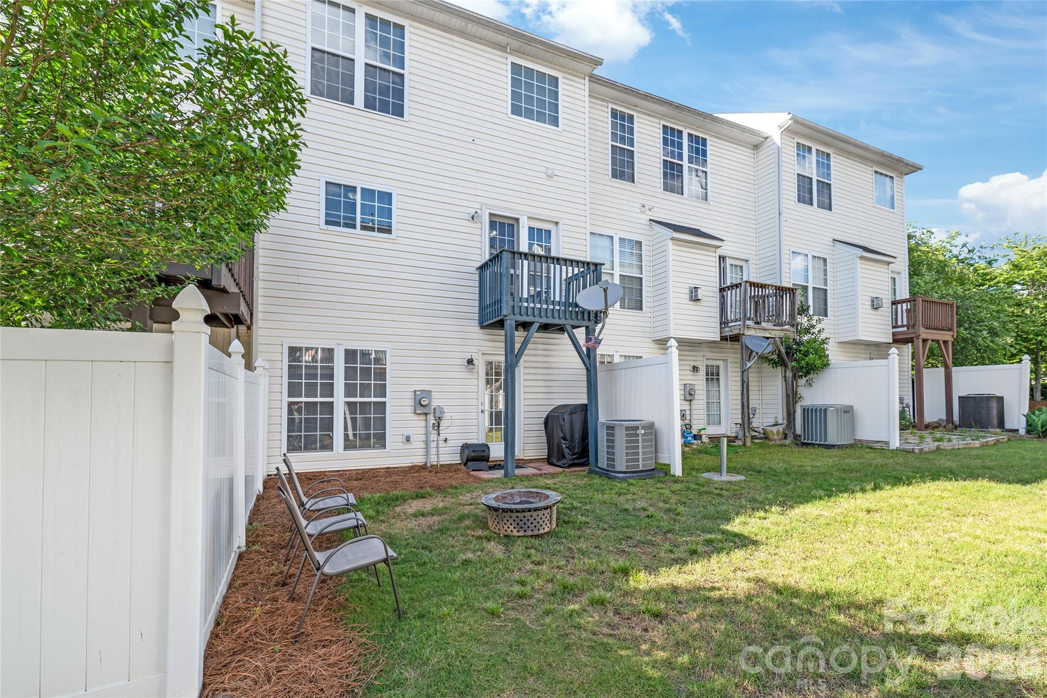 1707 Kashmir White Lane Property Photo 31