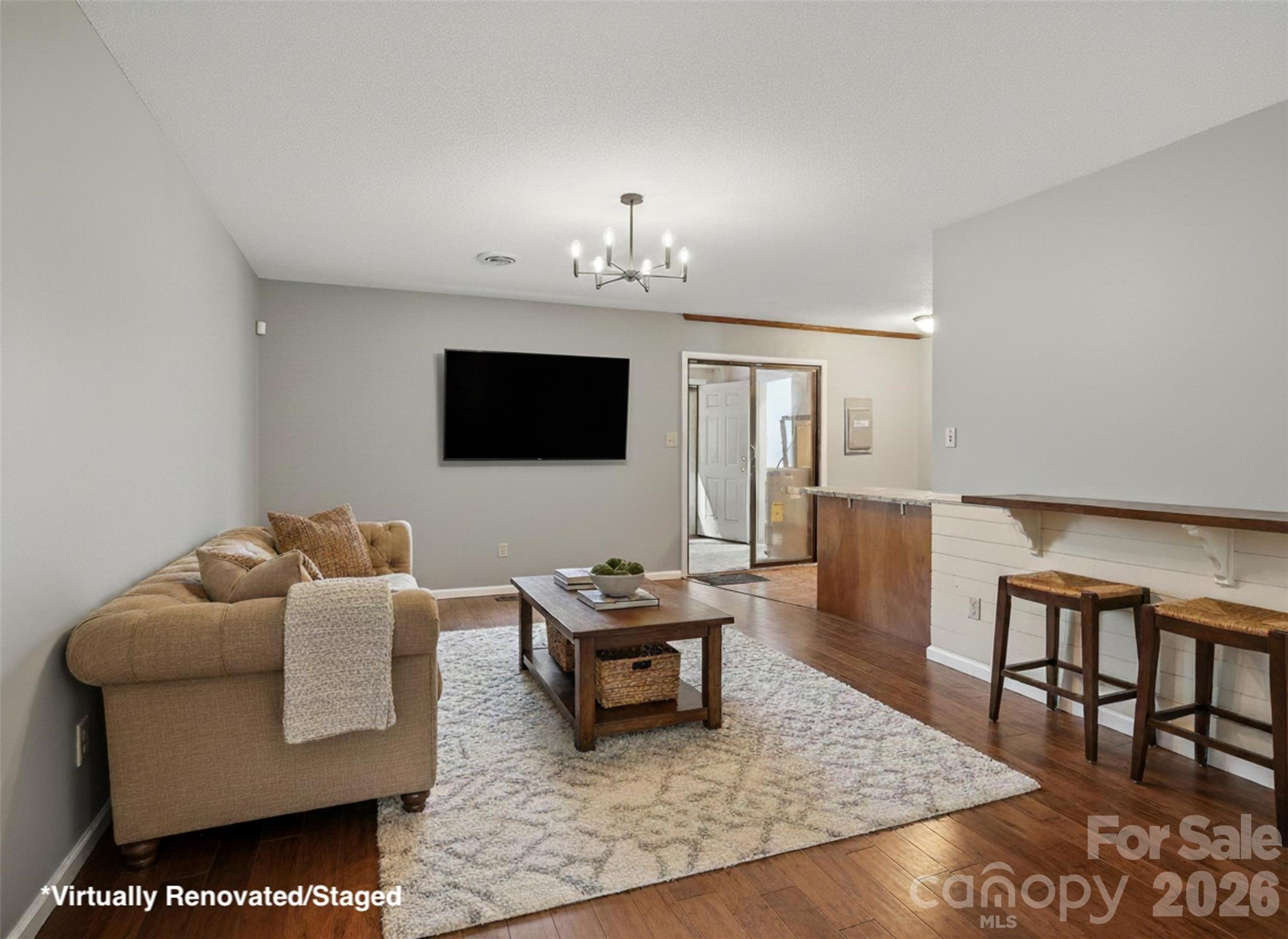 141 Glenwood Drive E Property Photo 8