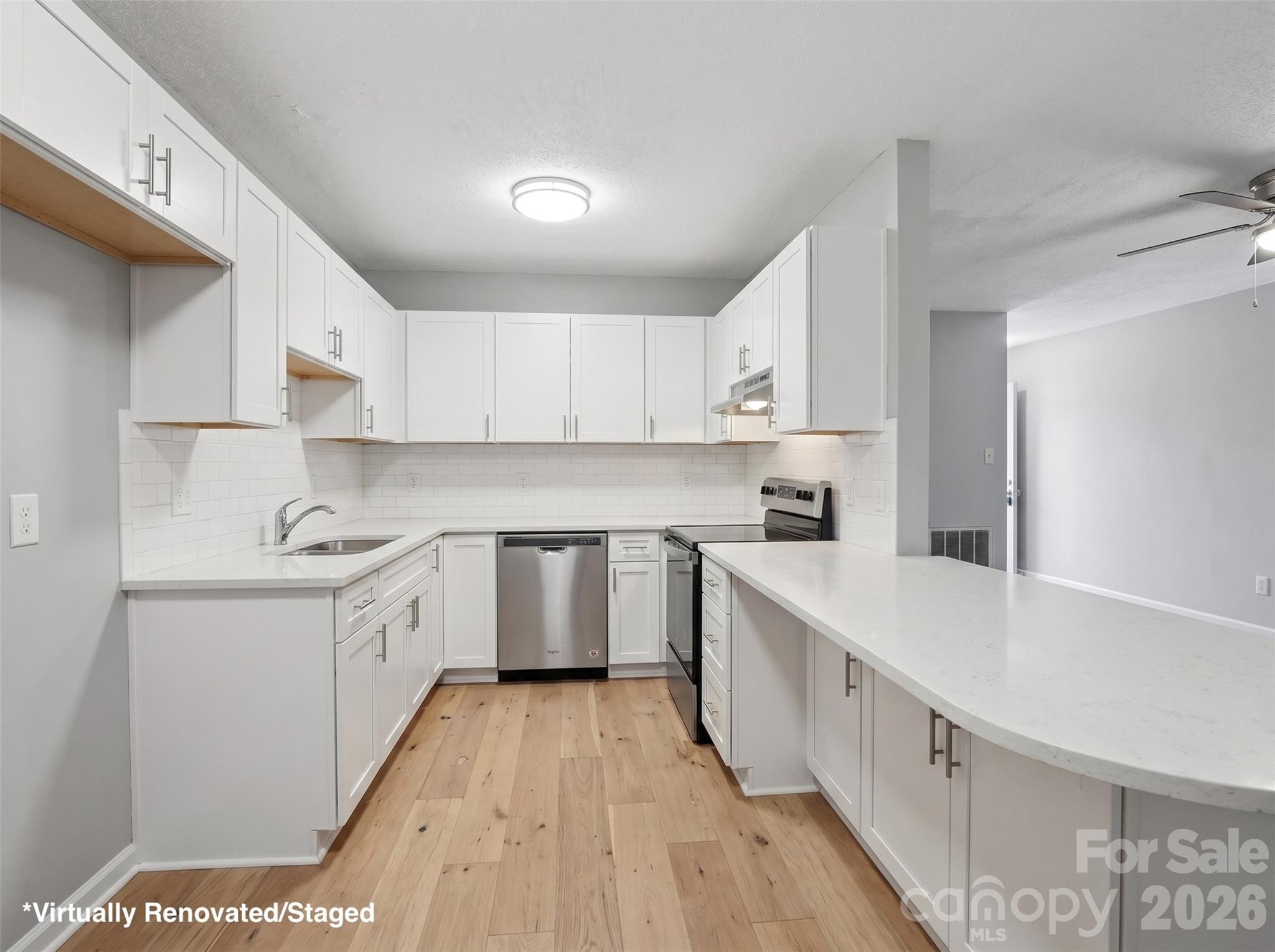 141 Glenwood Drive E Property Photo 11