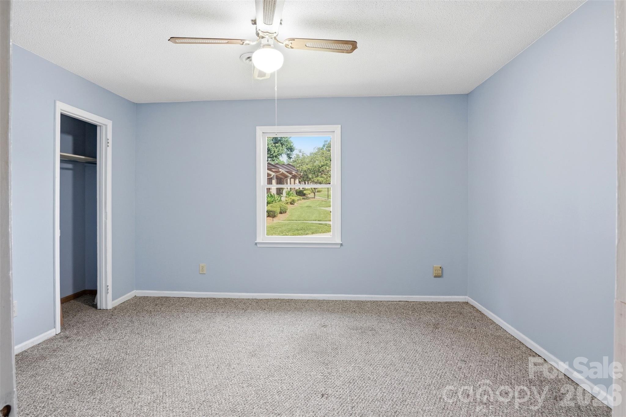 141 Glenwood Drive E Property Photo 15