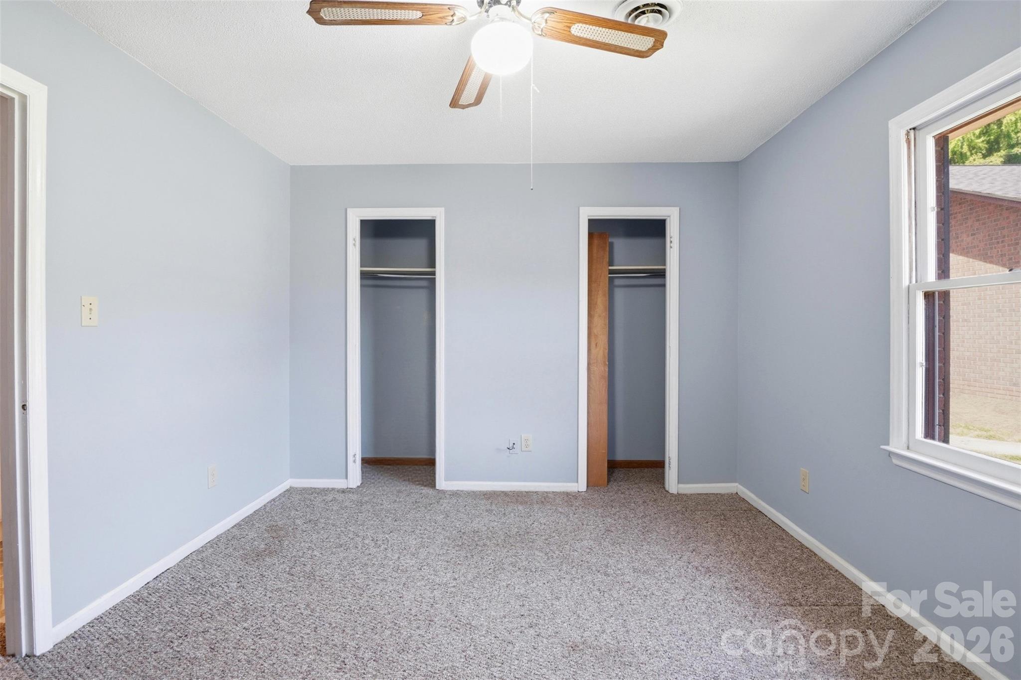 141 Glenwood Drive E Property Photo 16
