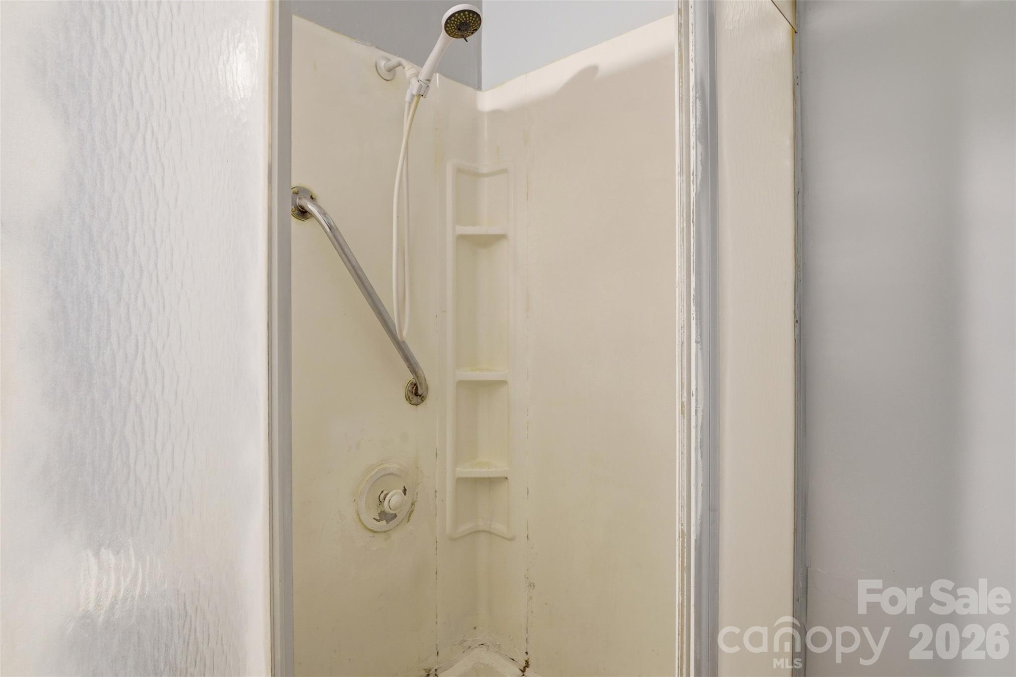 141 Glenwood Drive E Property Photo 19