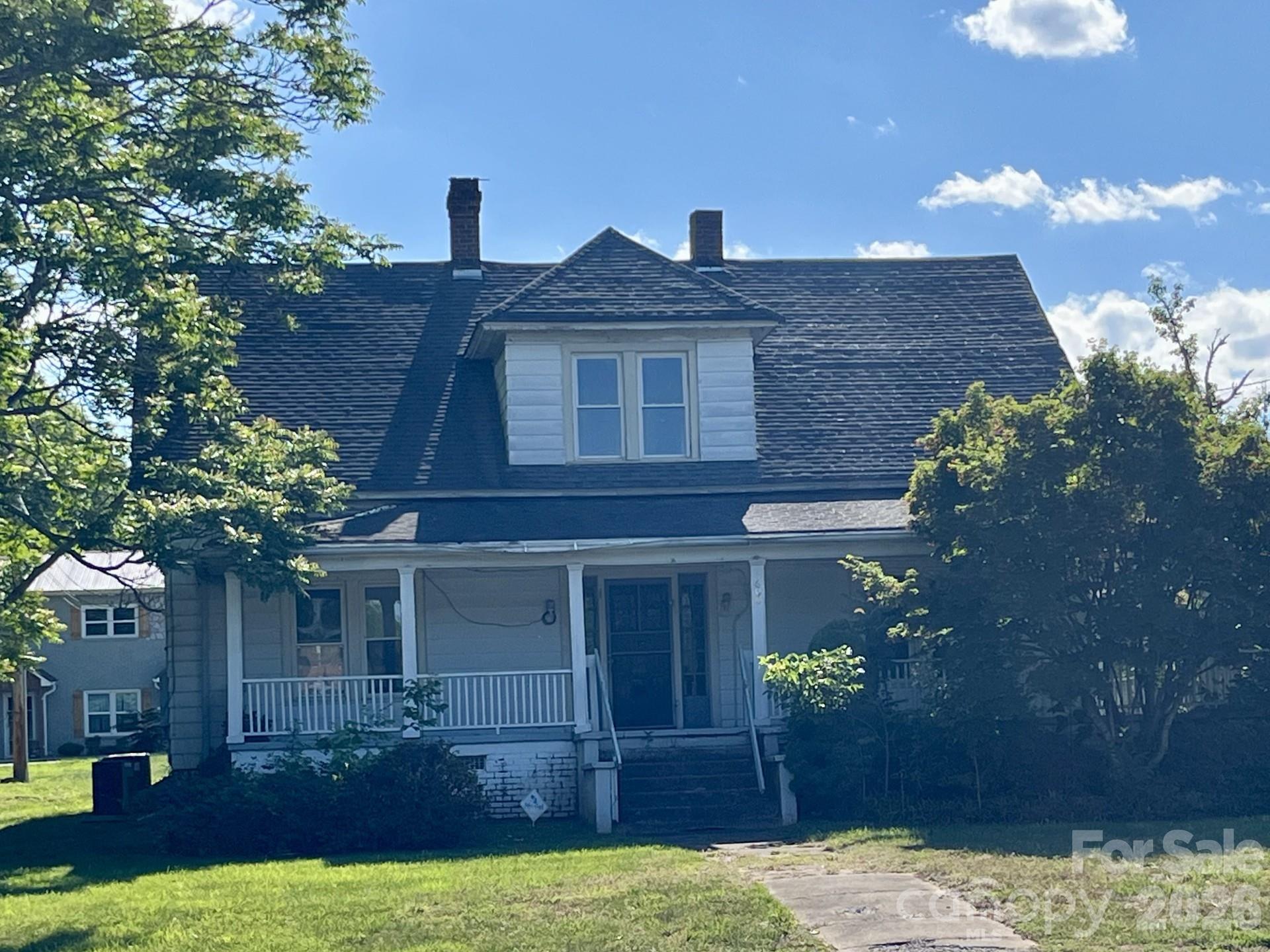 600 Burkemont Avenue Property Photo 1