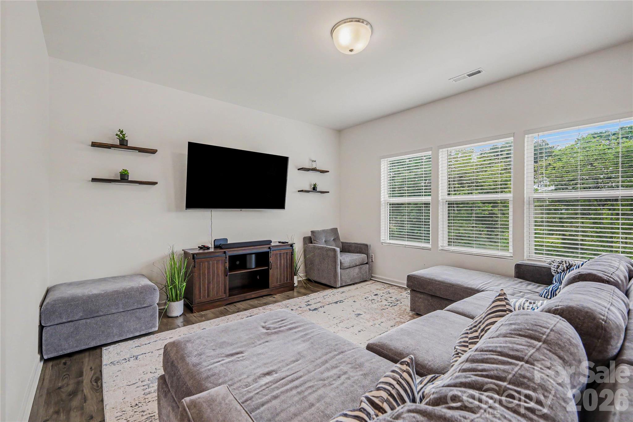 1215 Zettie Avenue Property Photo 3