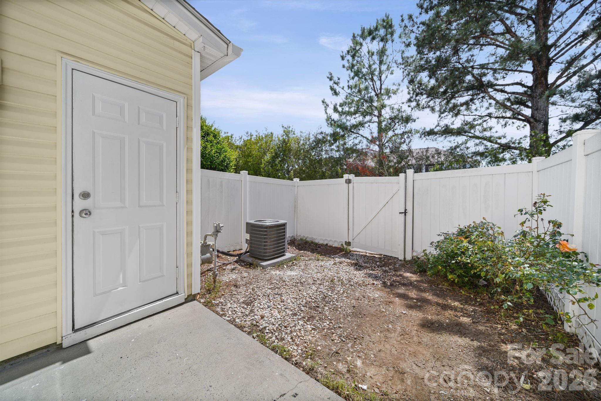 12719 Persimmon Tree Drive Property Photo 25