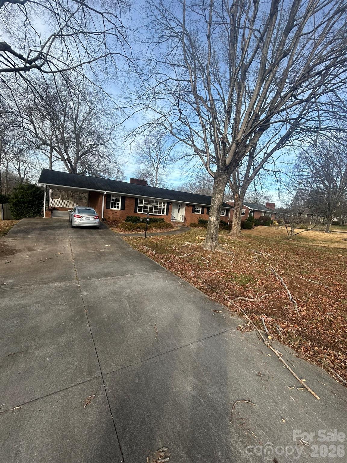 626 Willowbrook Lane Property Photo 1