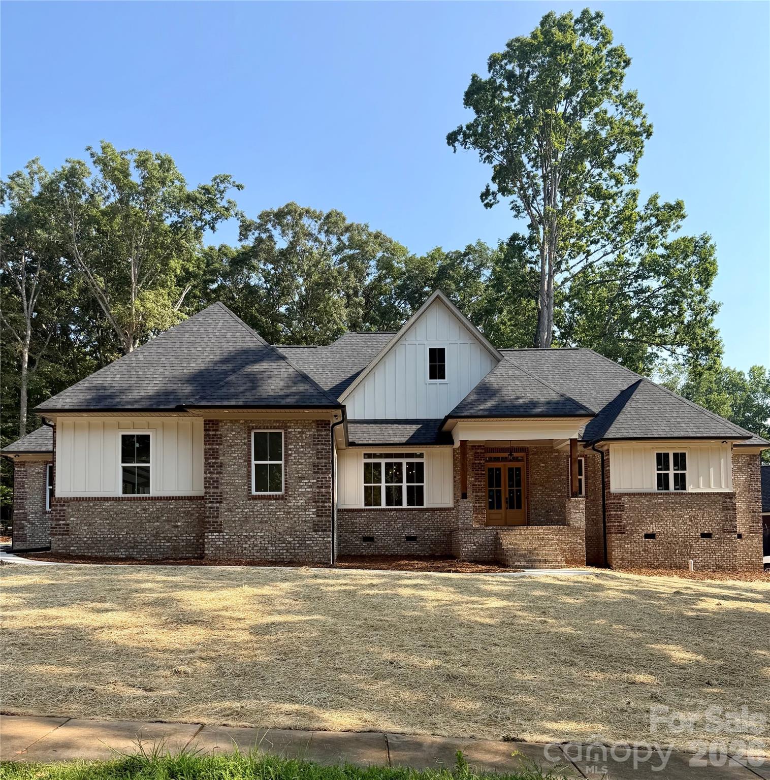 207 Kingsbridge Road Property Photo 1