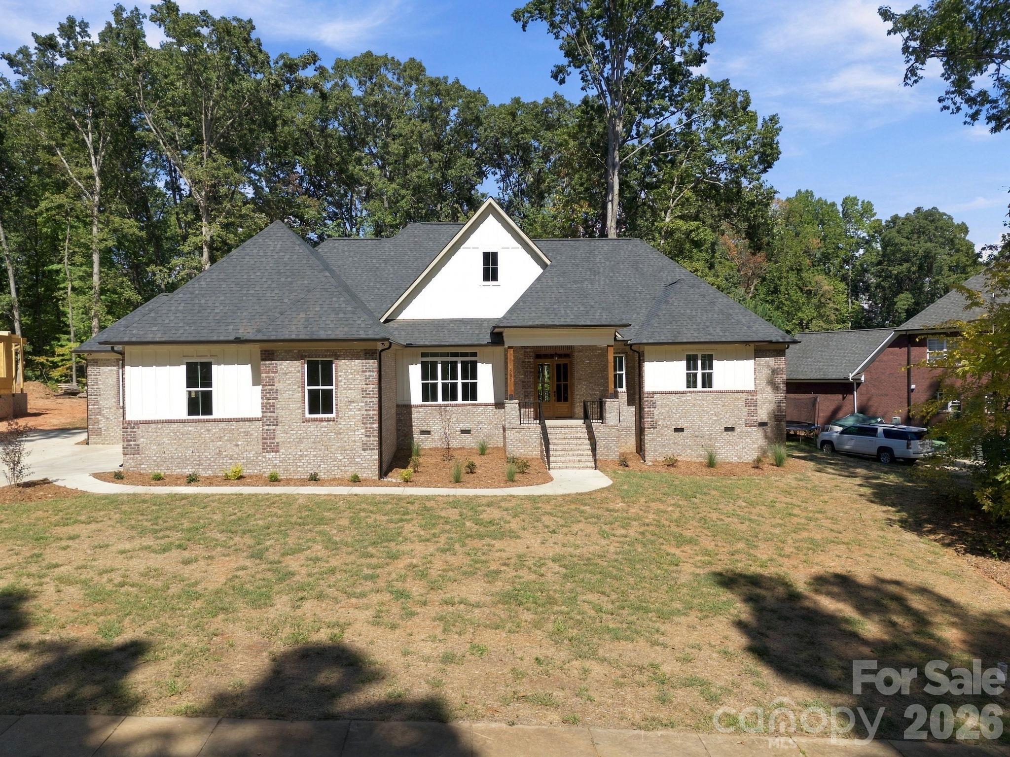 207 Kingsbridge Road Property Photo 3