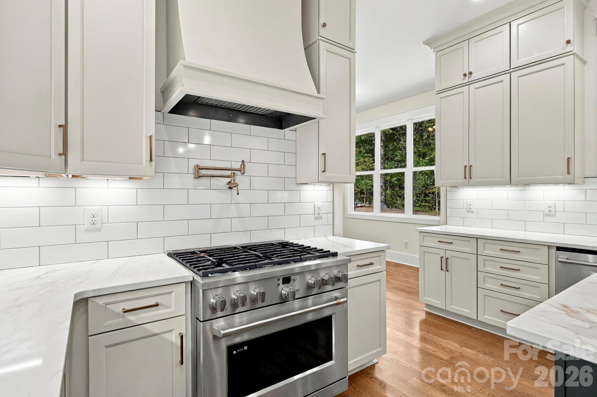 207 Kingsbridge Road Property Photo 16