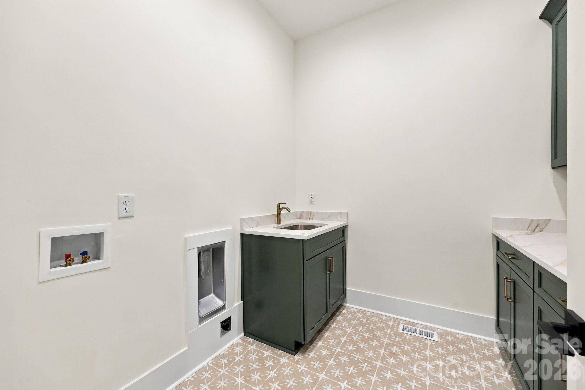 207 Kingsbridge Road Property Photo 30