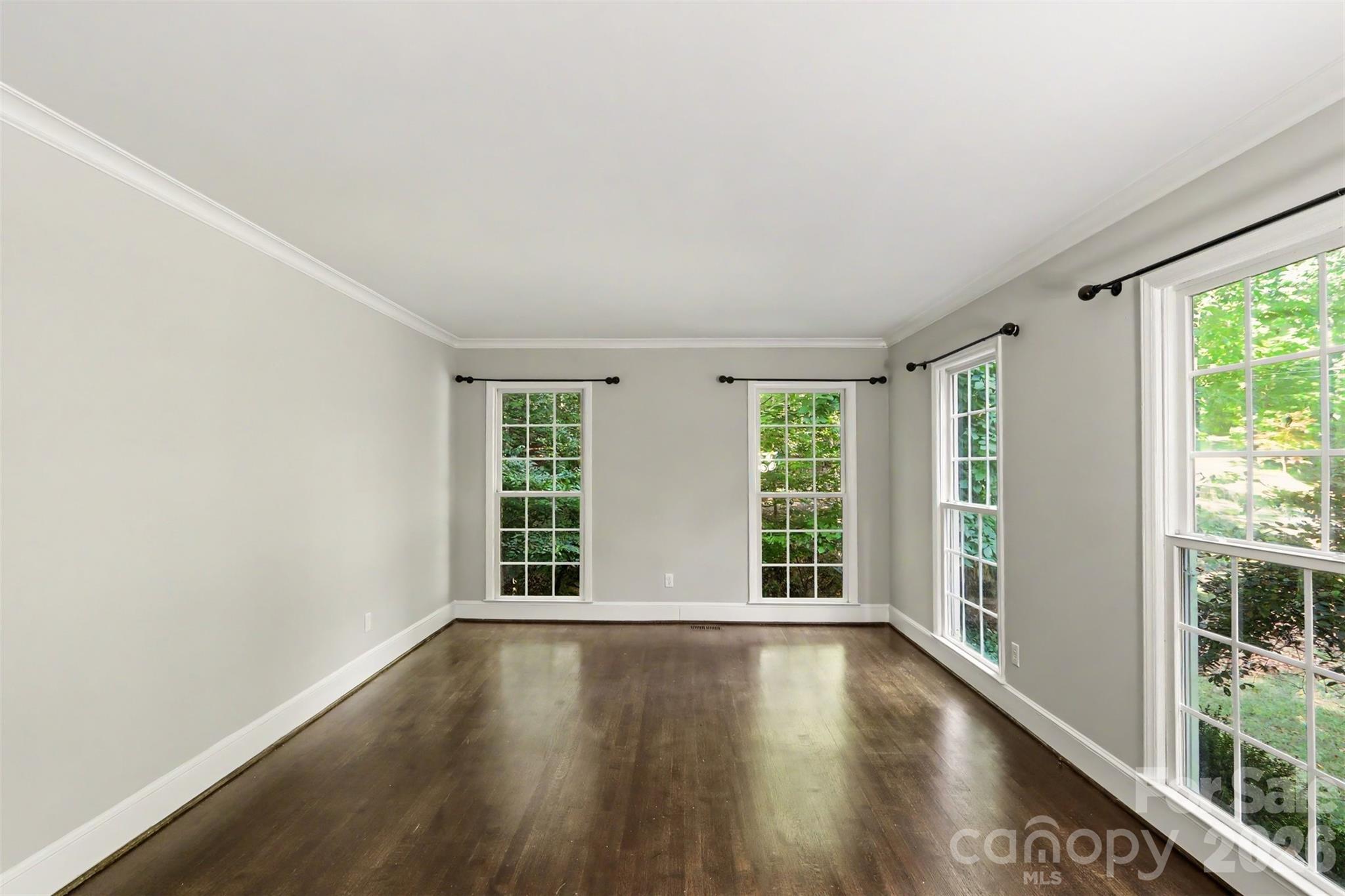 5812 Camelot Drive Property Photo 8