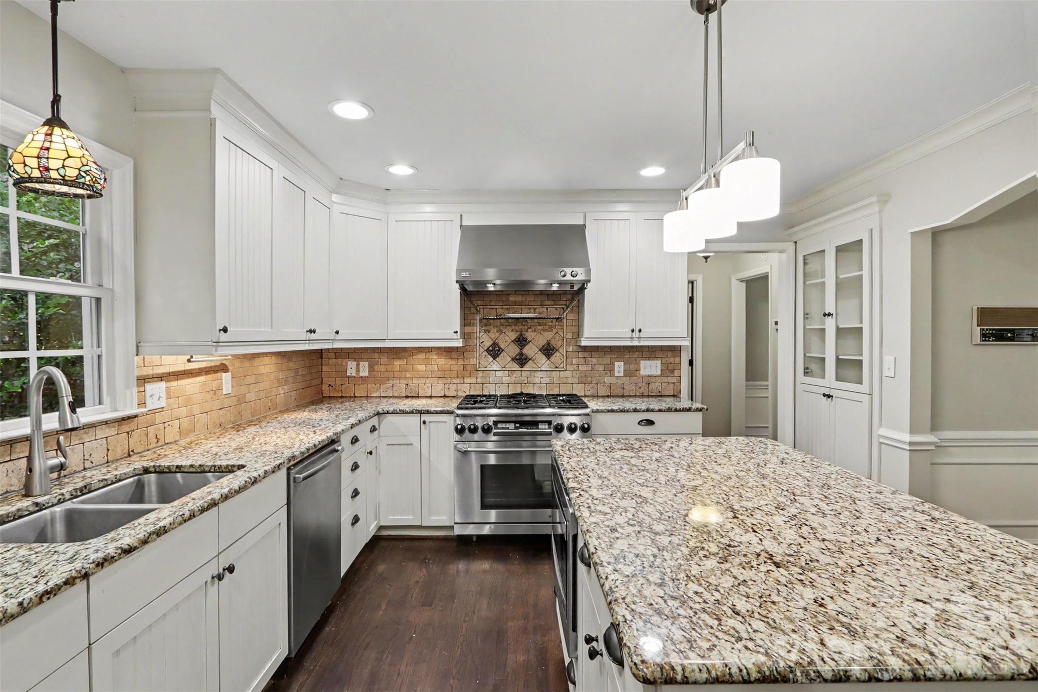 5812 Camelot Drive Property Photo 12