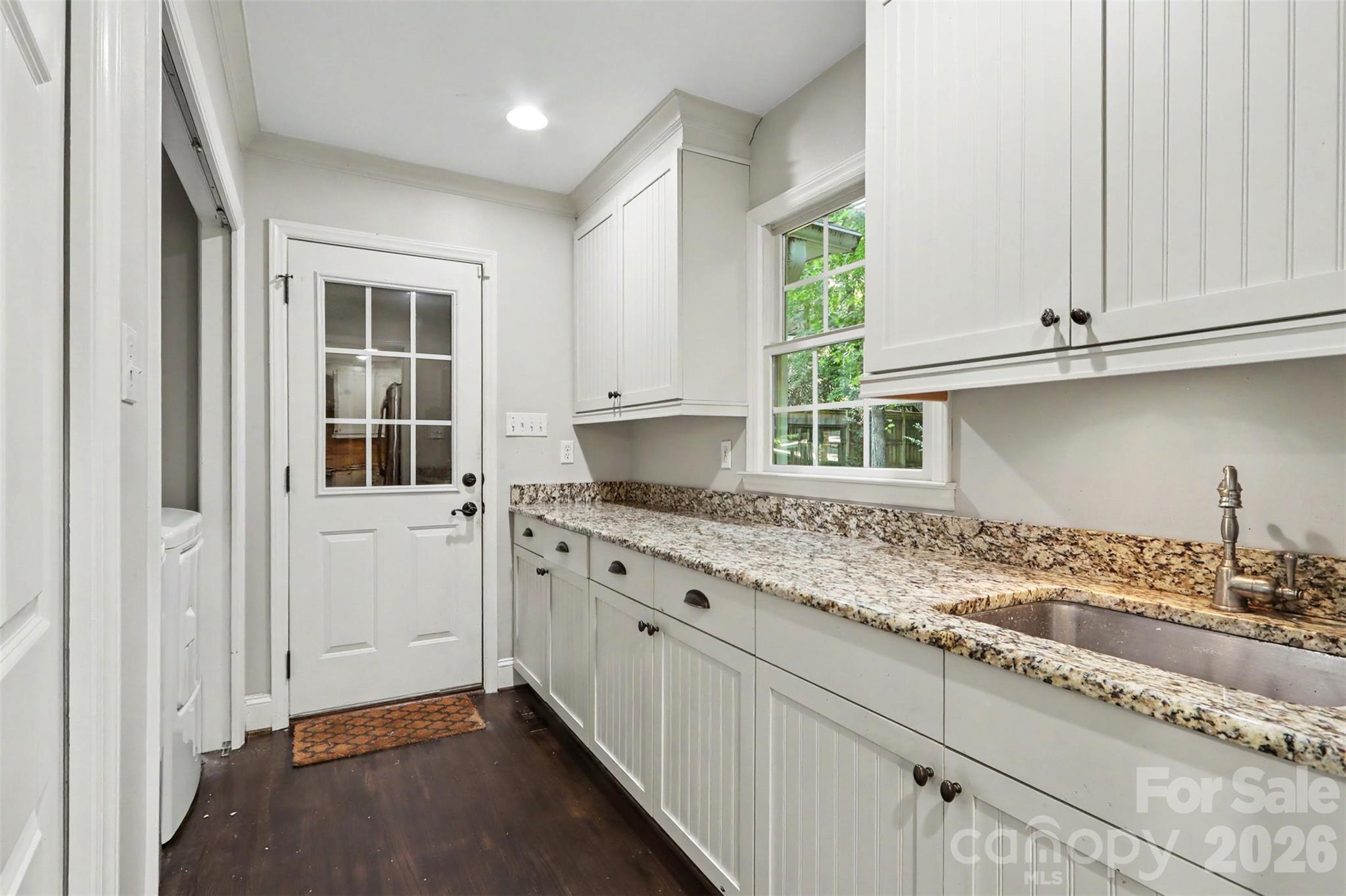 5812 Camelot Drive Property Photo 15