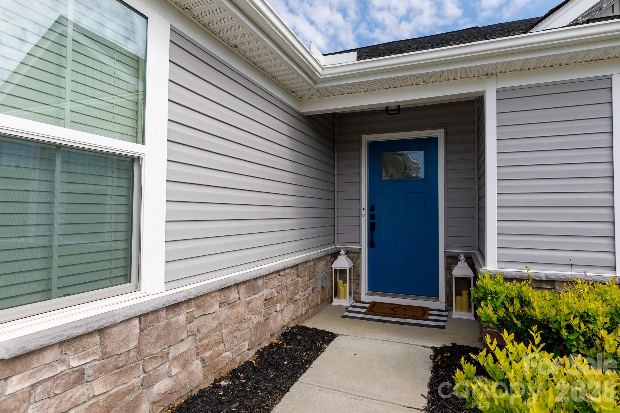 329 Damask Drive Property Photo 4