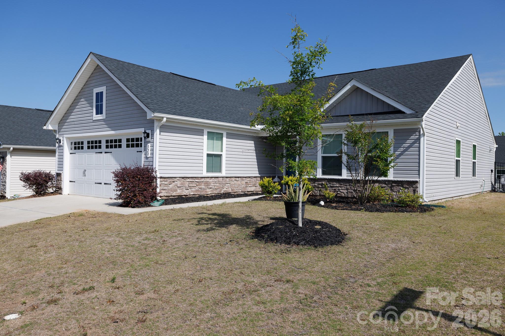 329 Damask Drive Property Photo 5