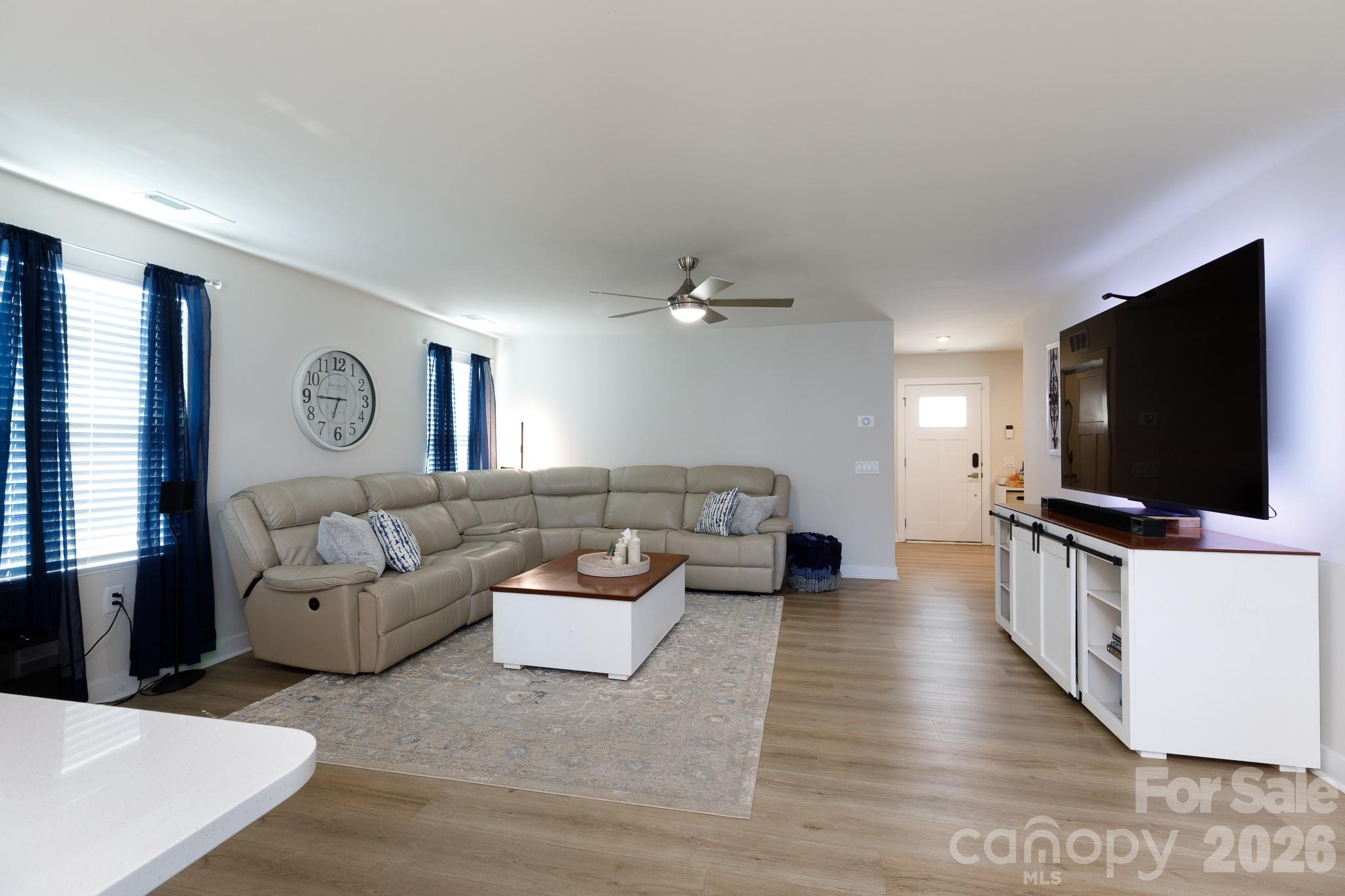 329 Damask Drive Property Photo 6