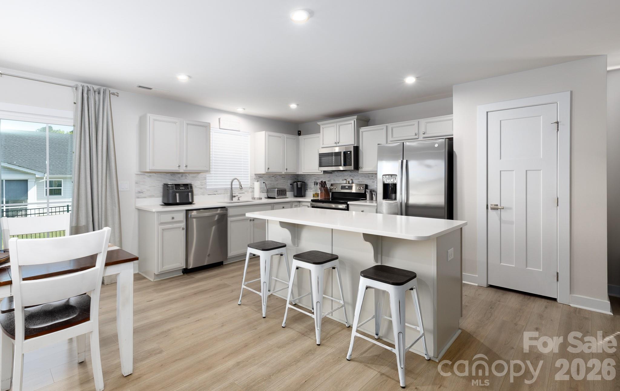 329 Damask Drive Property Photo 8