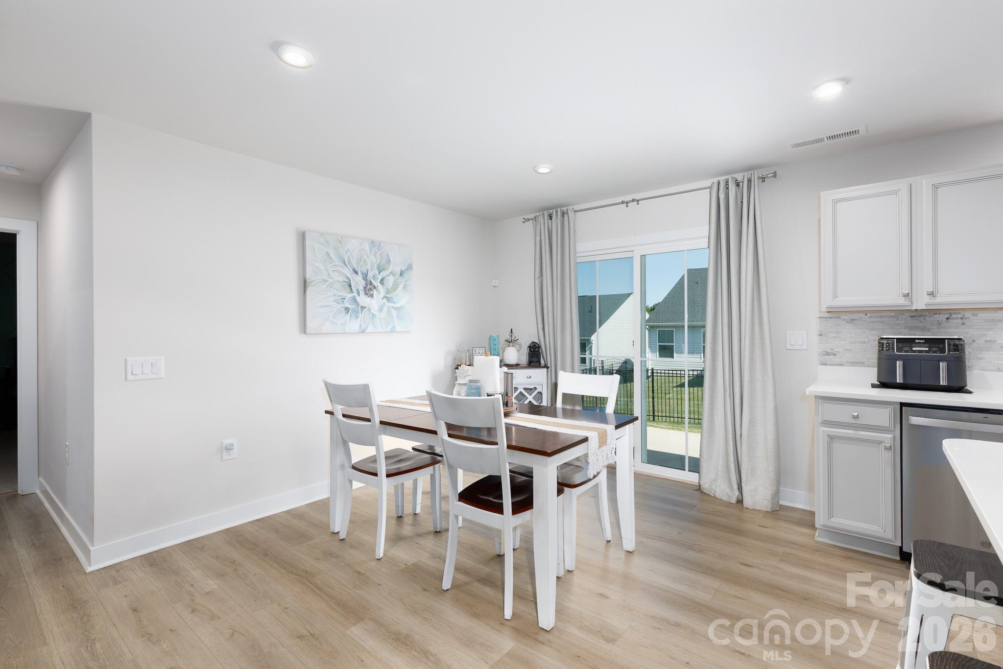 329 Damask Drive Property Photo 11