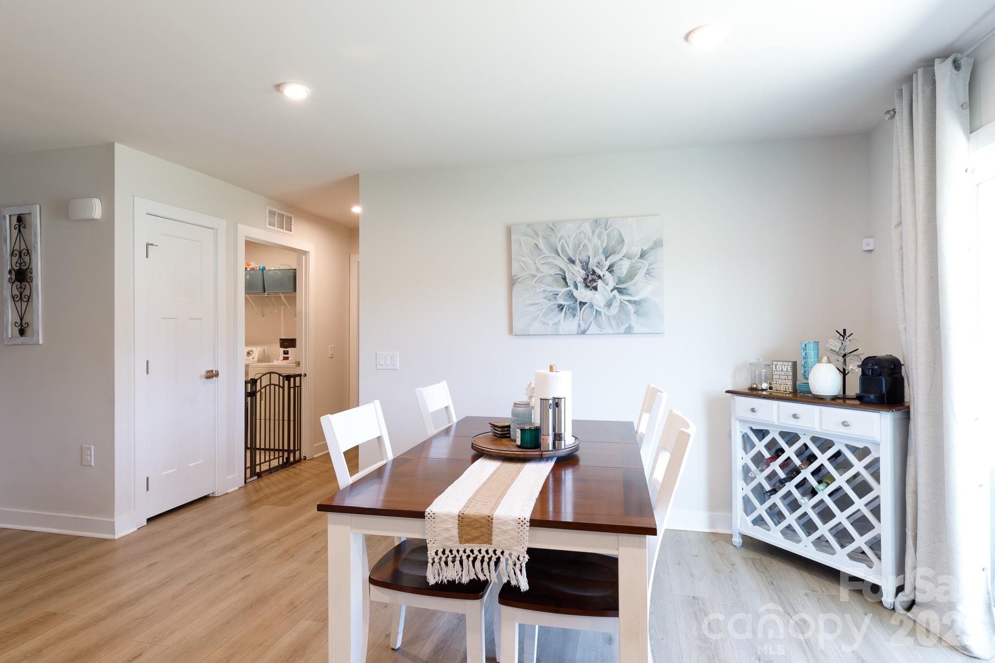 329 Damask Drive Property Photo 12